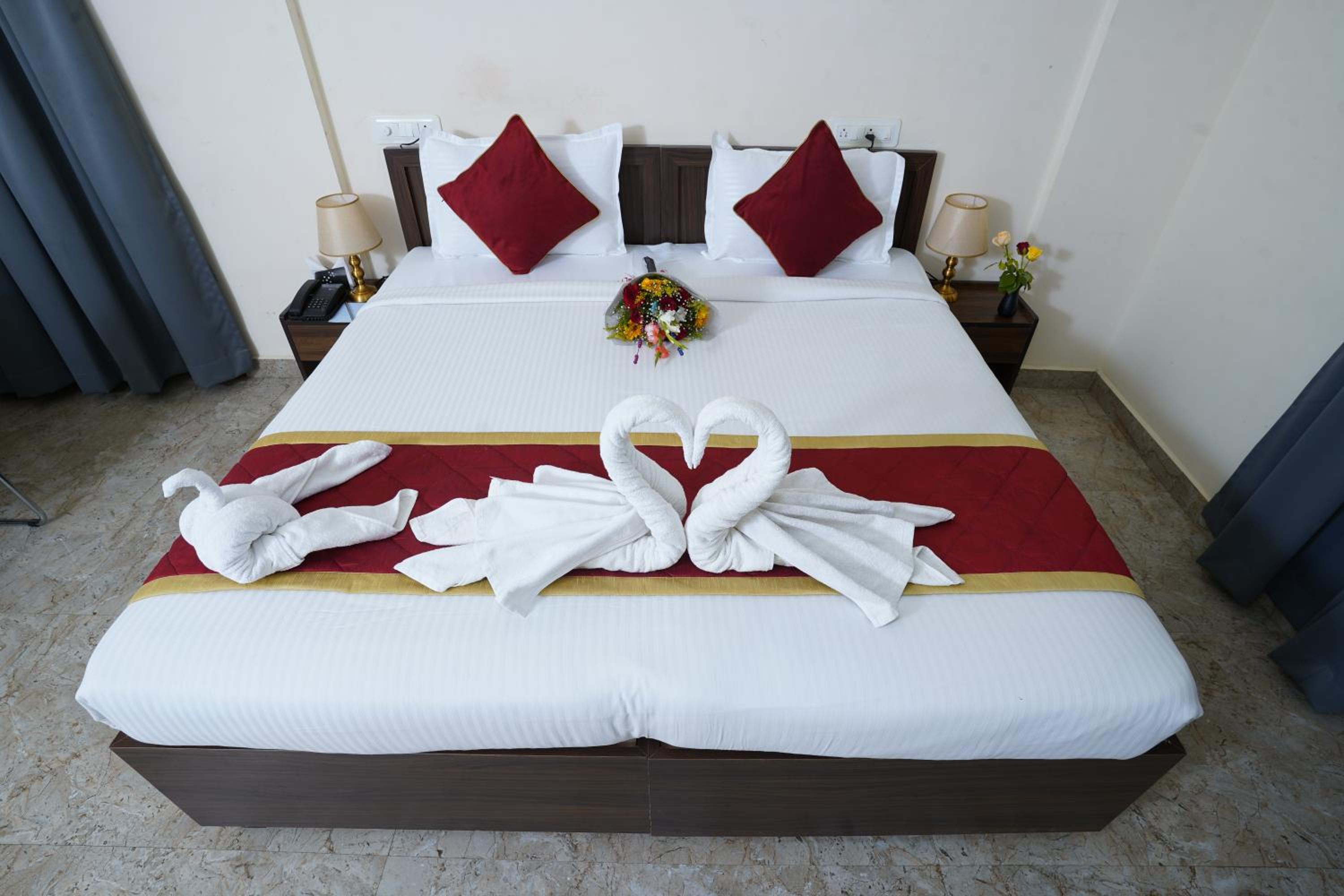 Deluxe Room - Photo 10