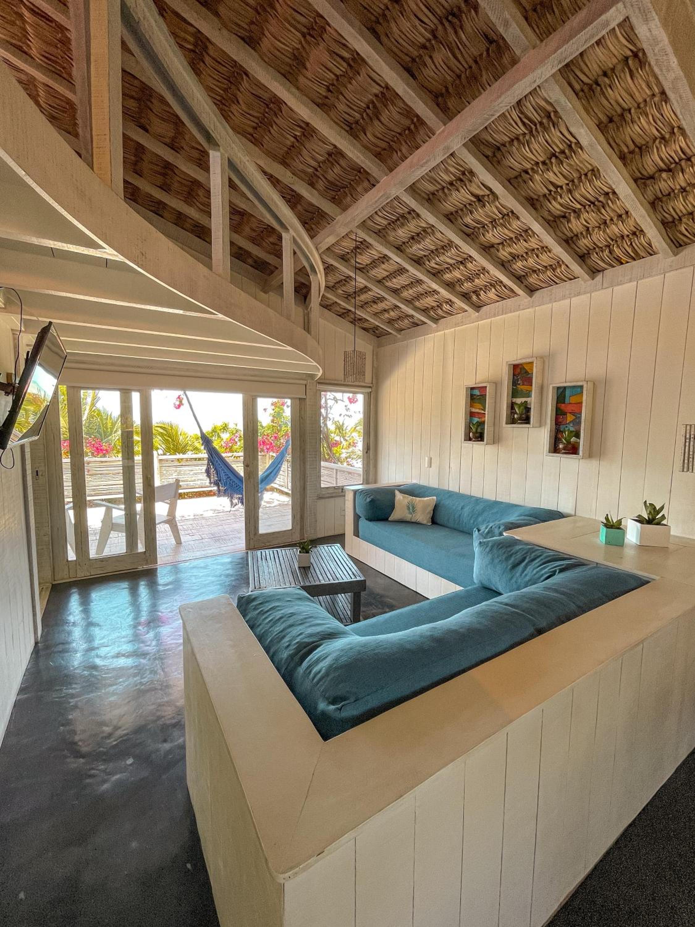 Apartment with Sea View - Photo 8
