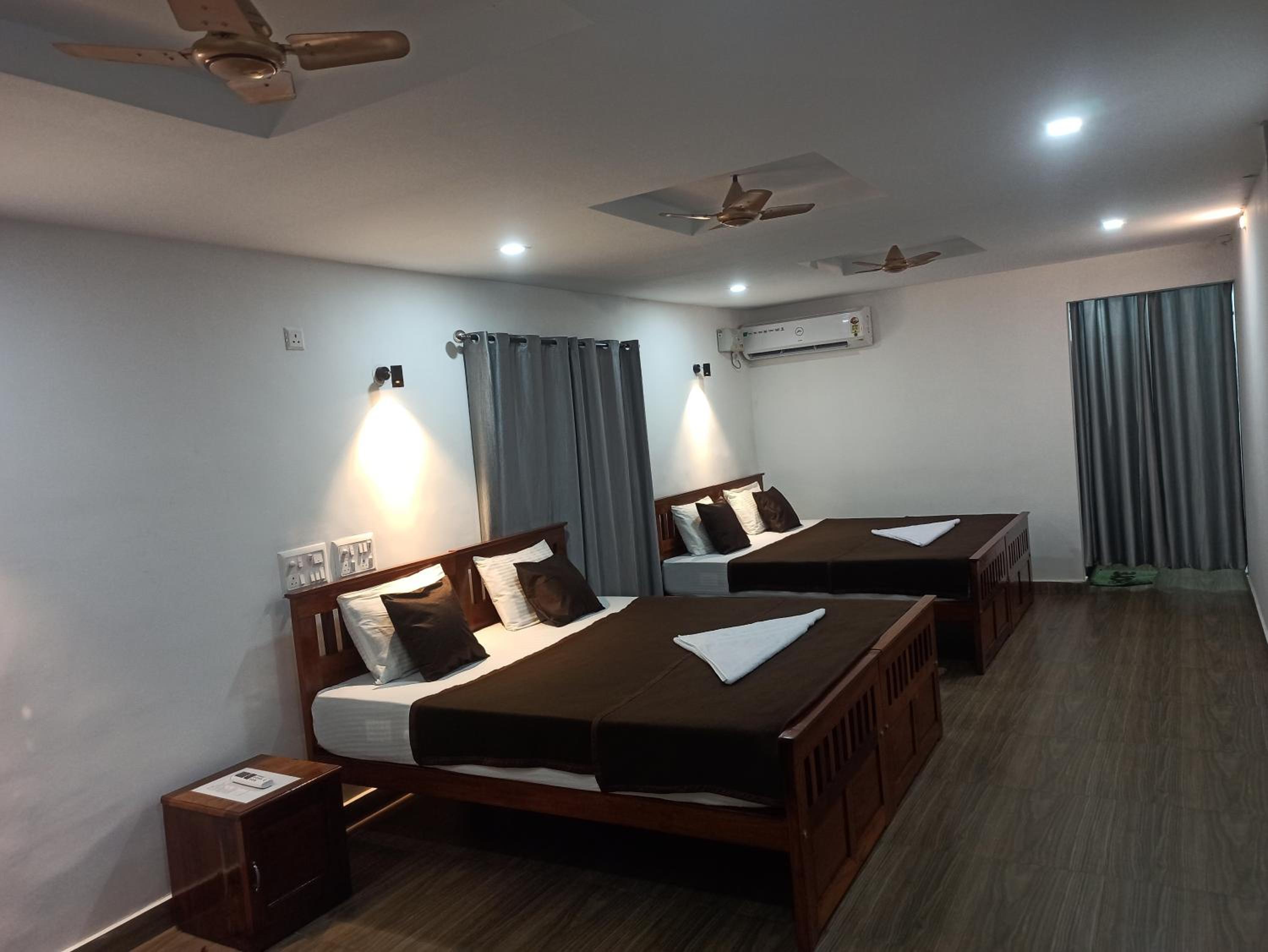 Deluxe Family Suite