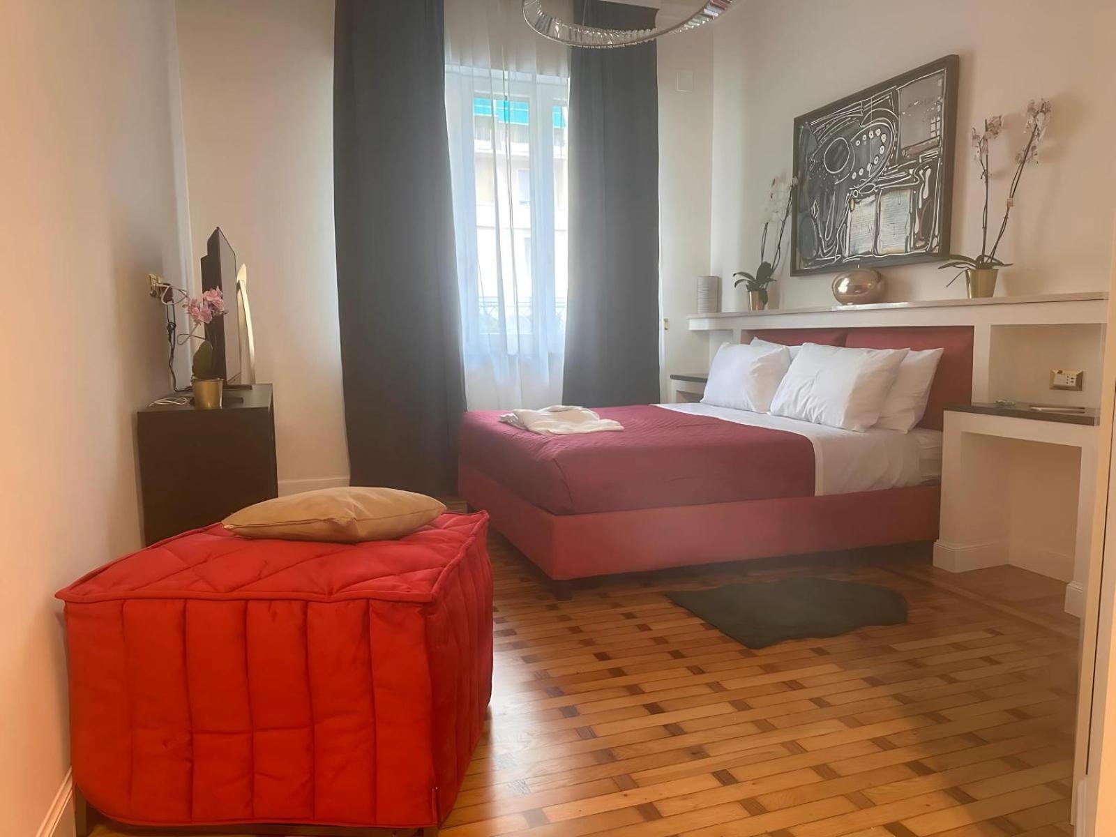 One-Bedroom Deluxe Apartment