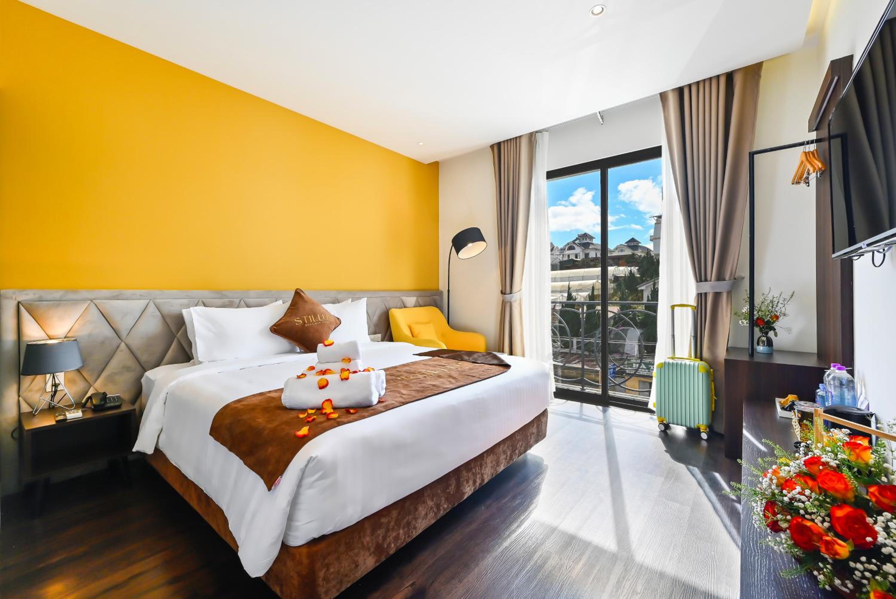 Premier Double Room with City View - Photo 1