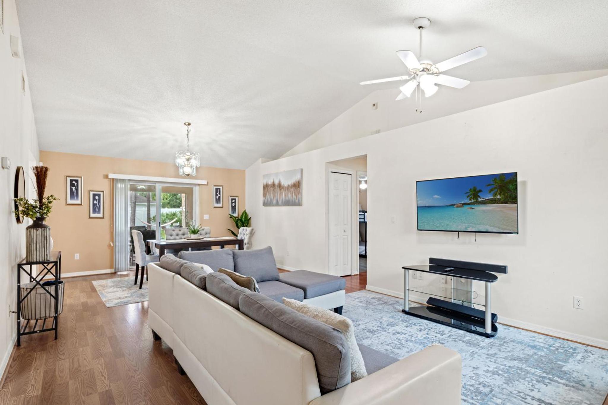 Three-Bedroom House photo 1