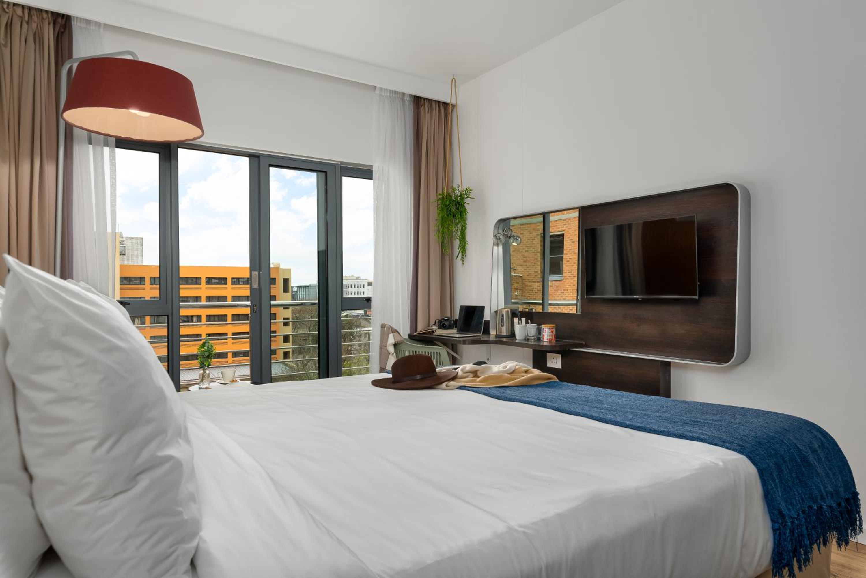 Deluxe Double Room - Photo 10