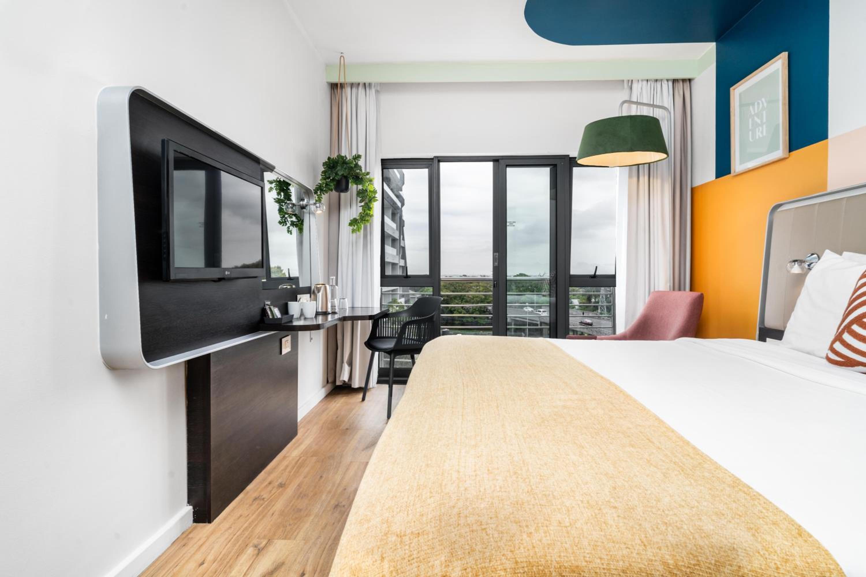 Deluxe Double Room - Photo 14