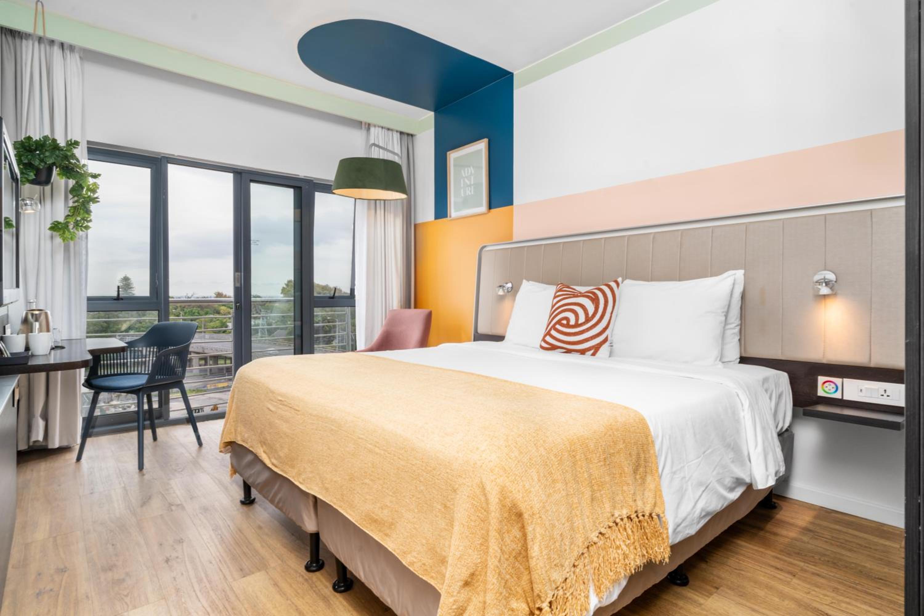 Deluxe Double Room - Photo 13