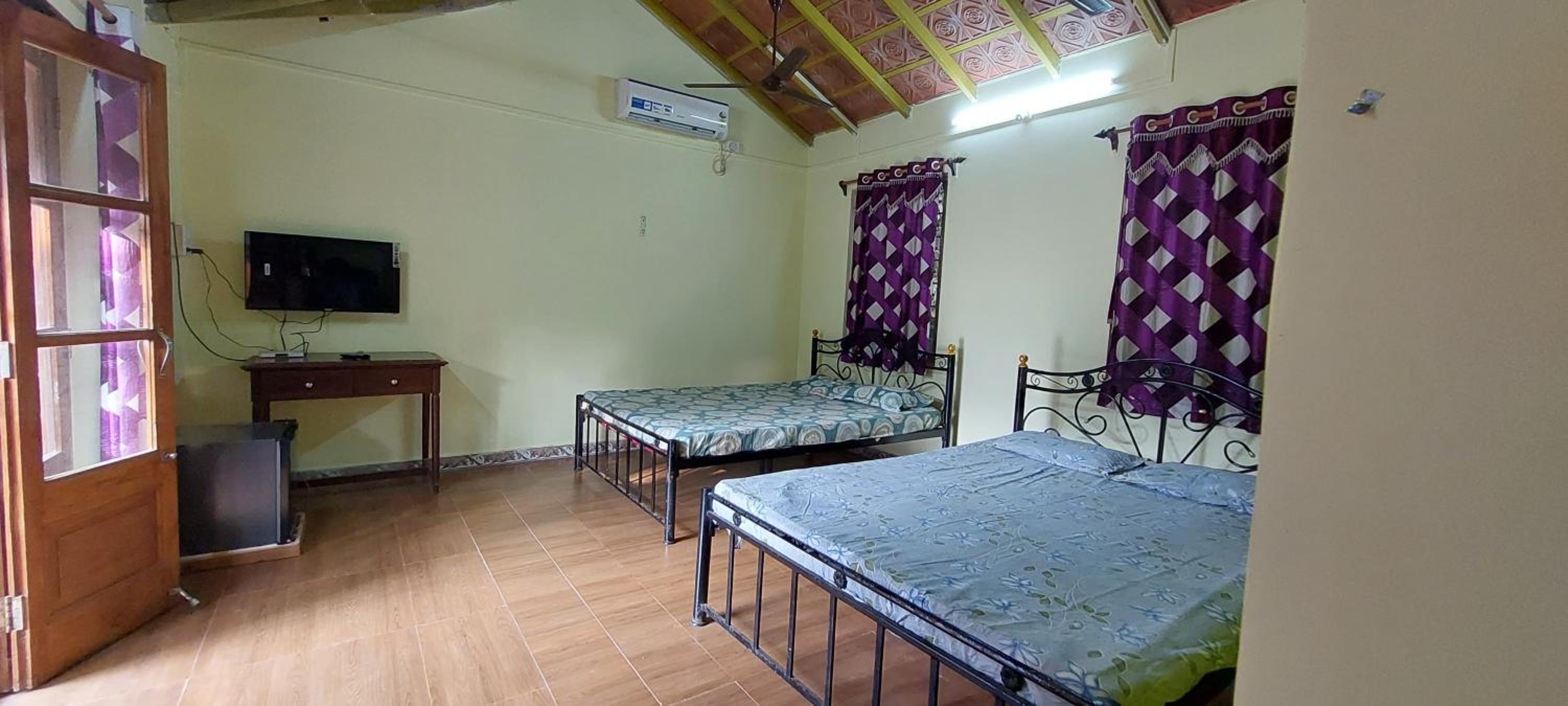 Deluxe Family Room