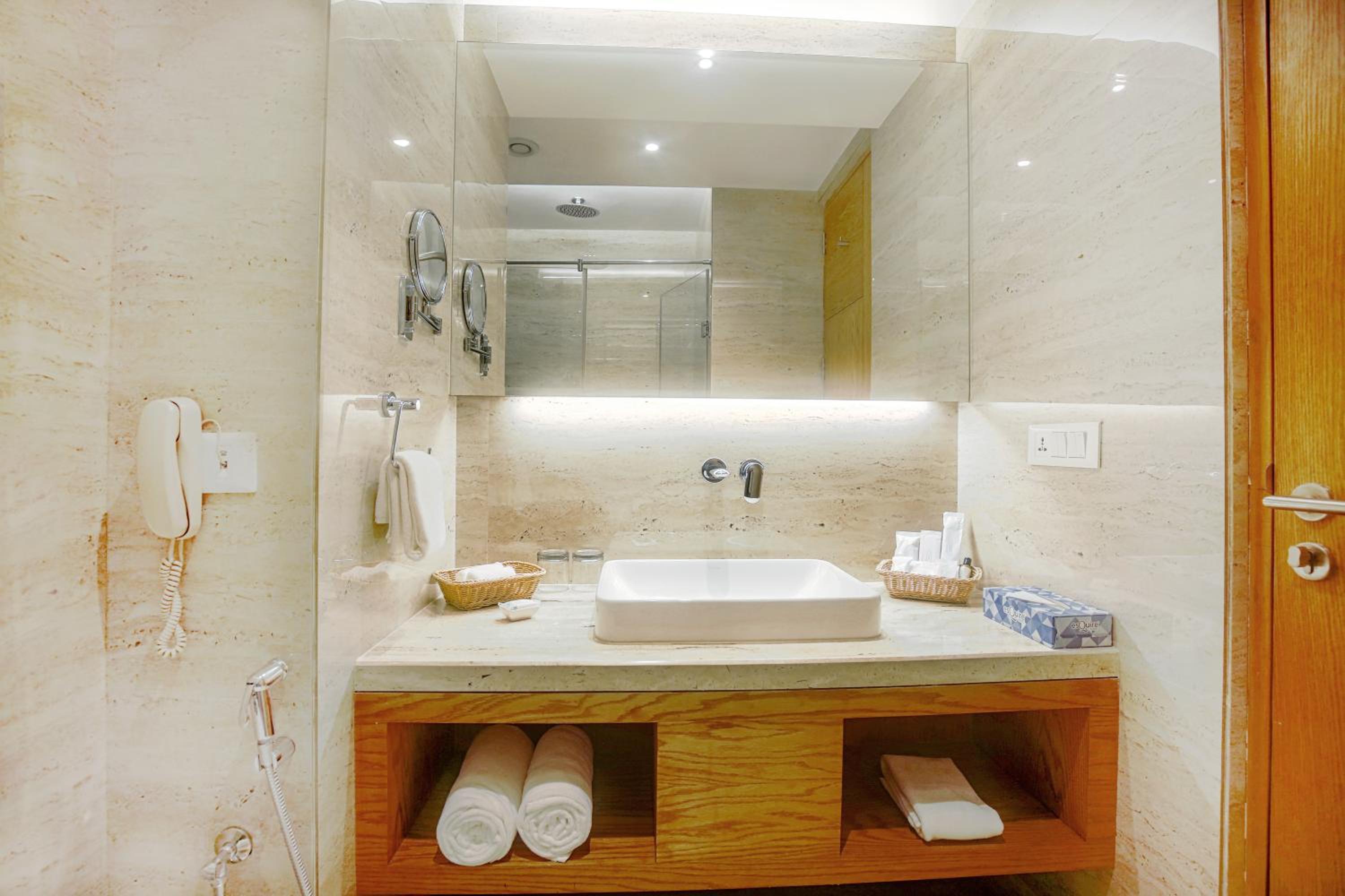 Premium Twin Room - Non-Smoking photo 2