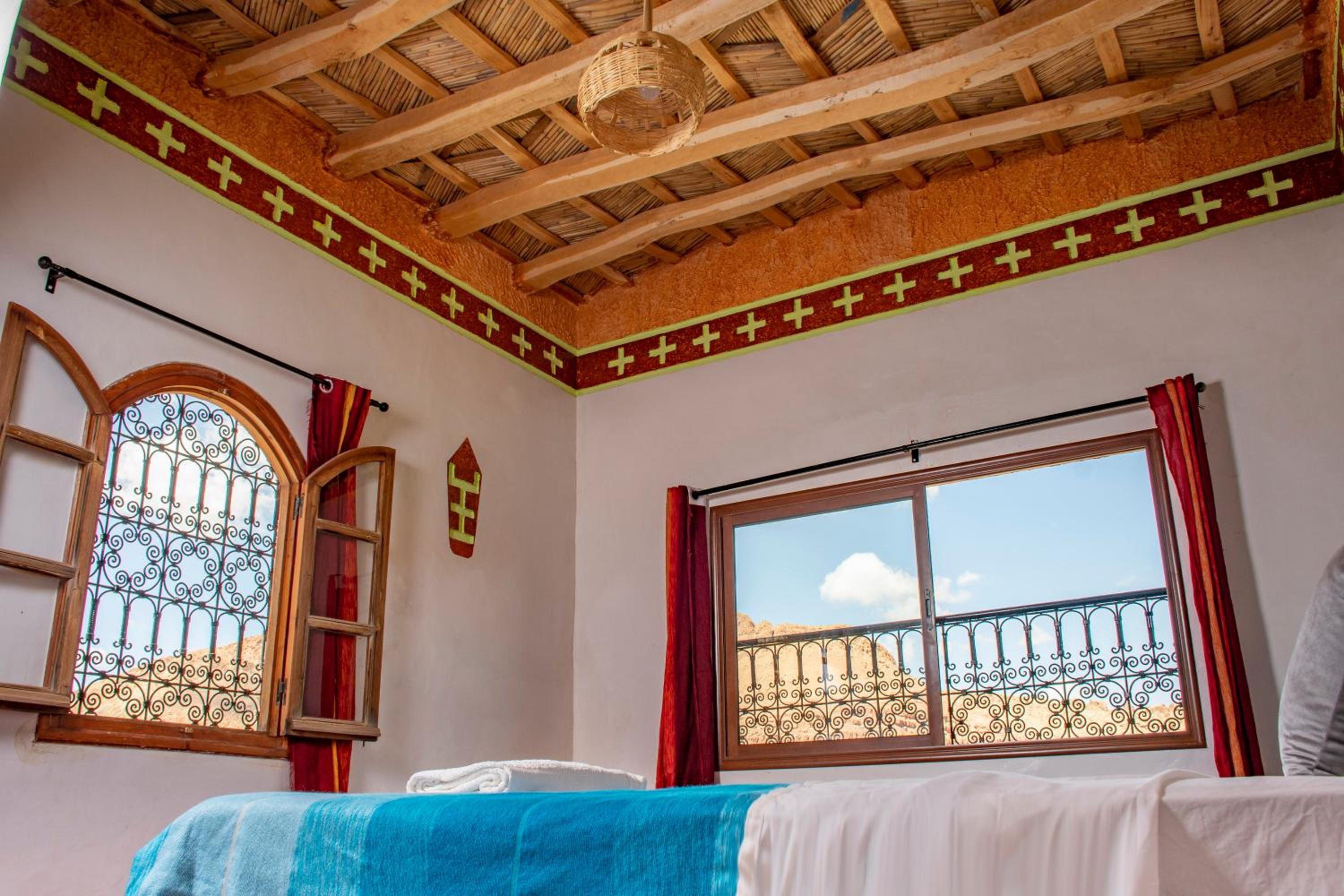 Large Double Room - Photo 2