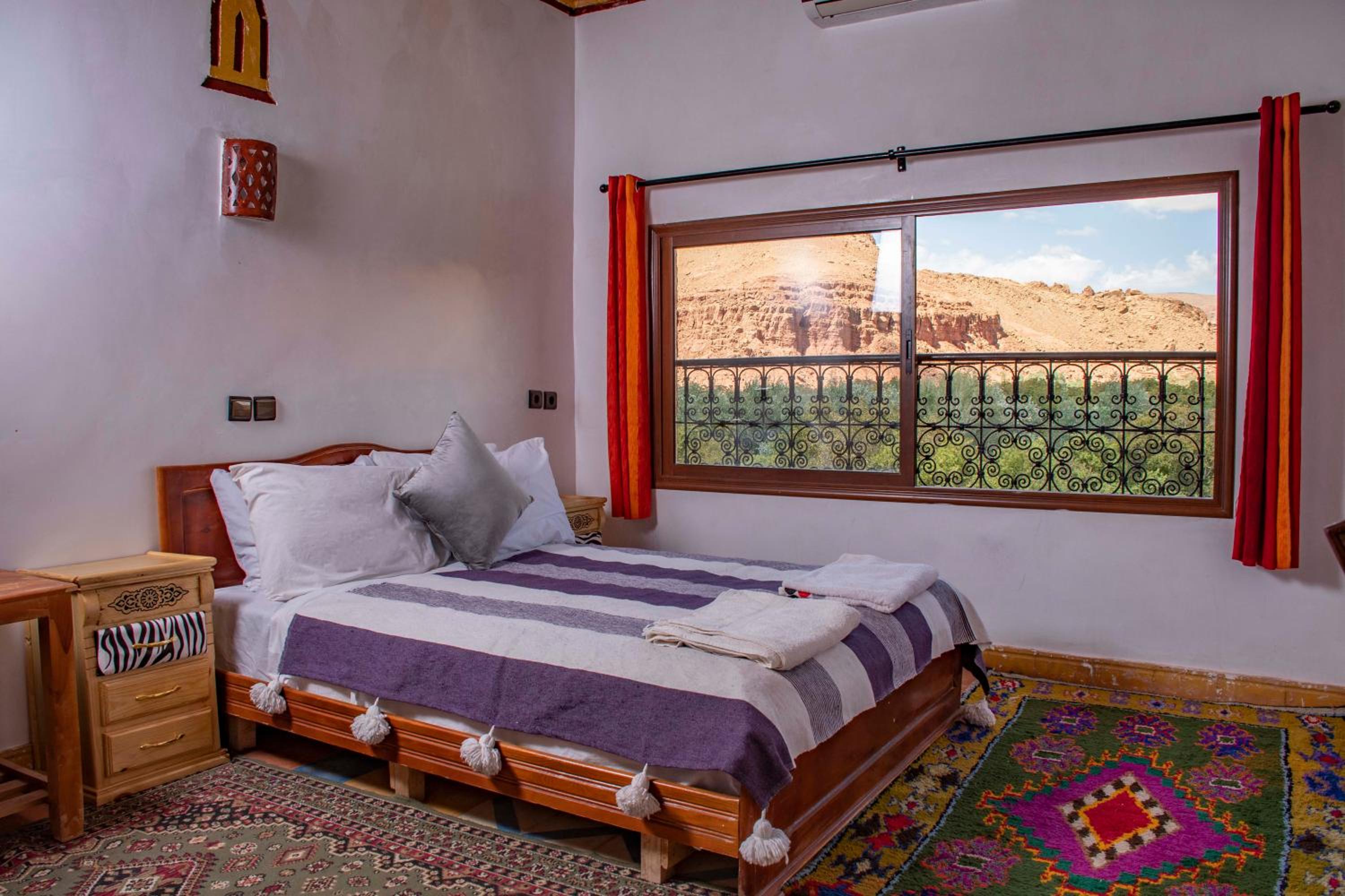 Large Double Room - Photo 4
