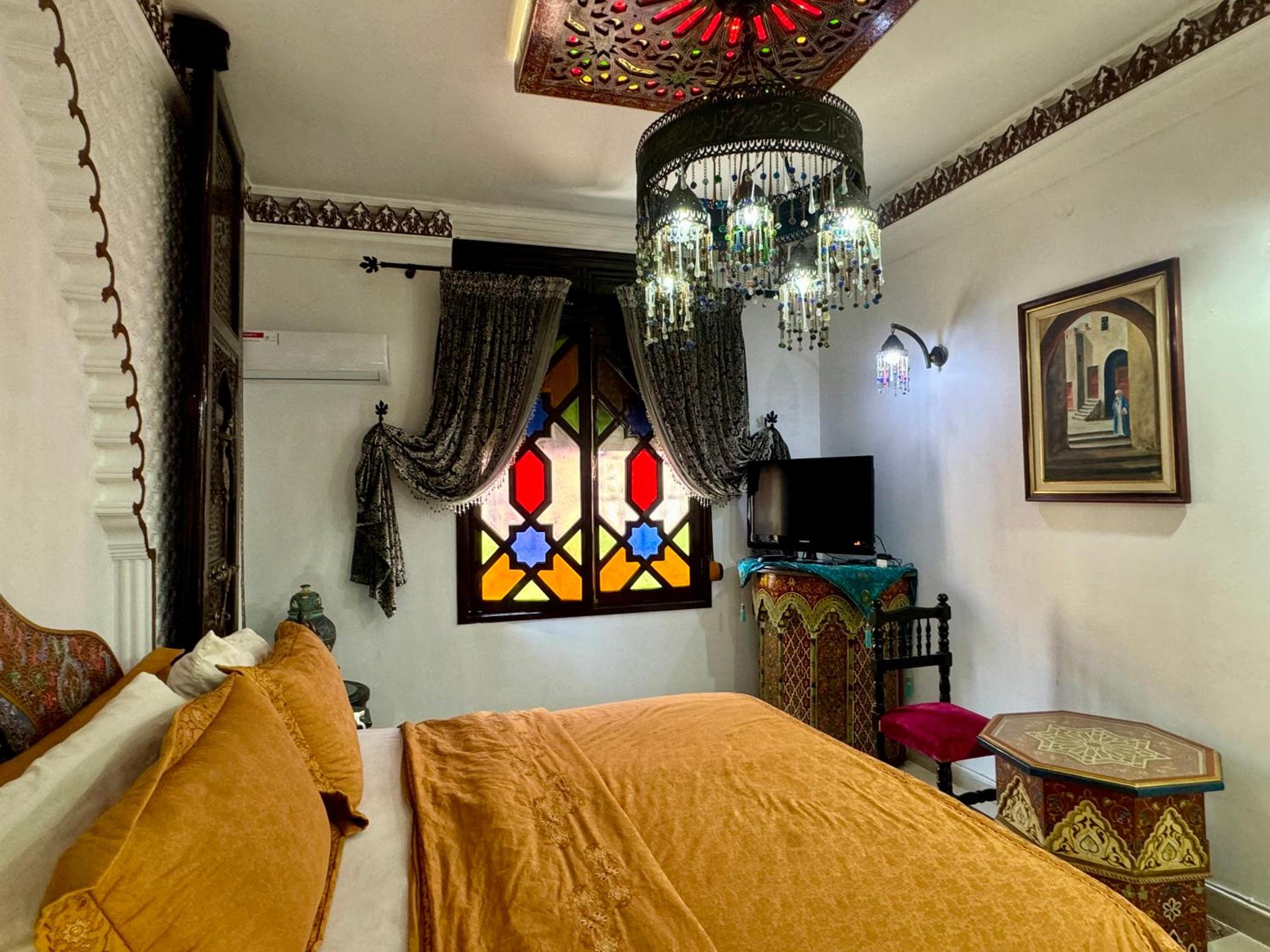 Deluxe Queen Room - Photo 1