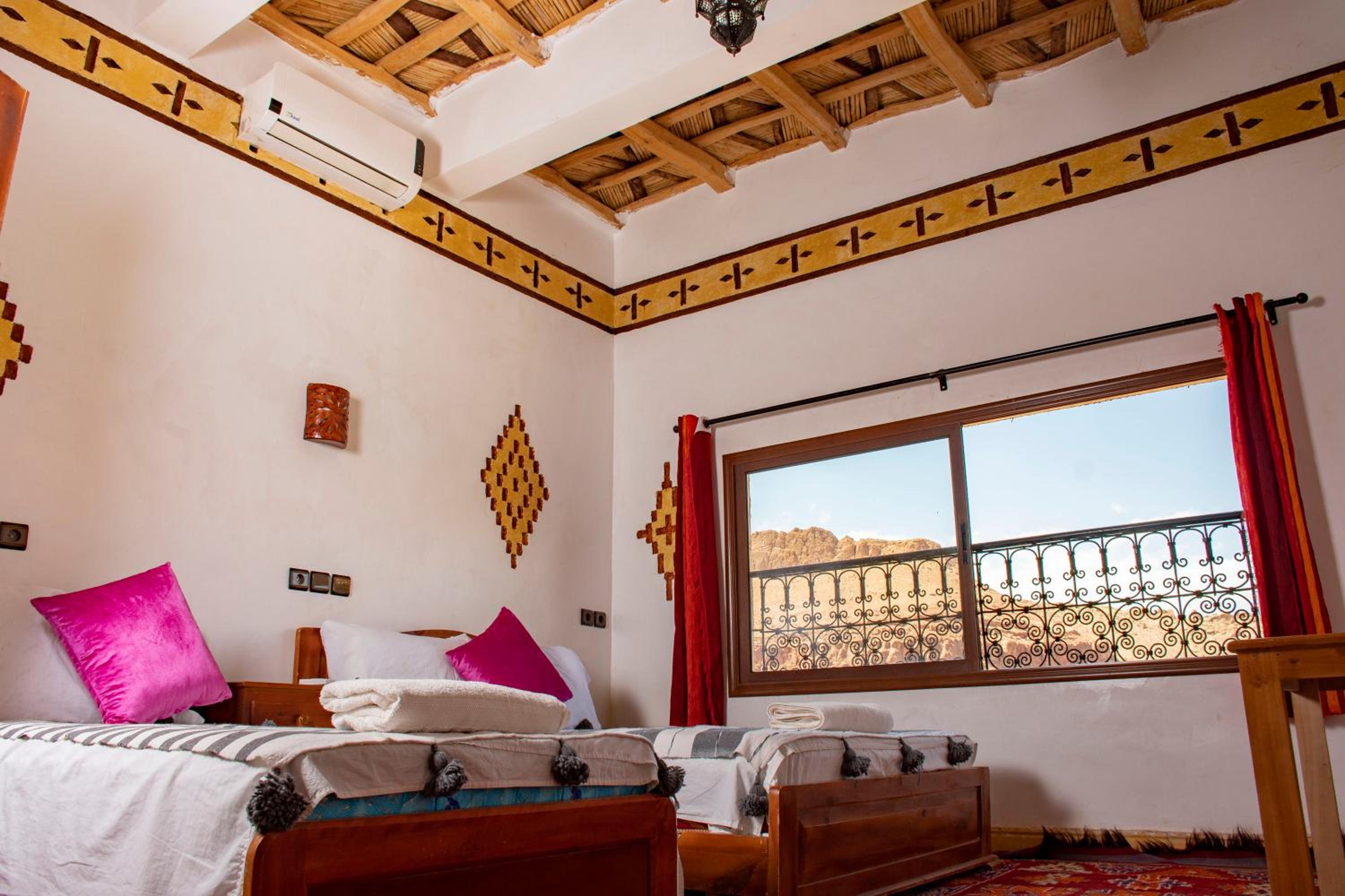 Large Double Room - Photo 14