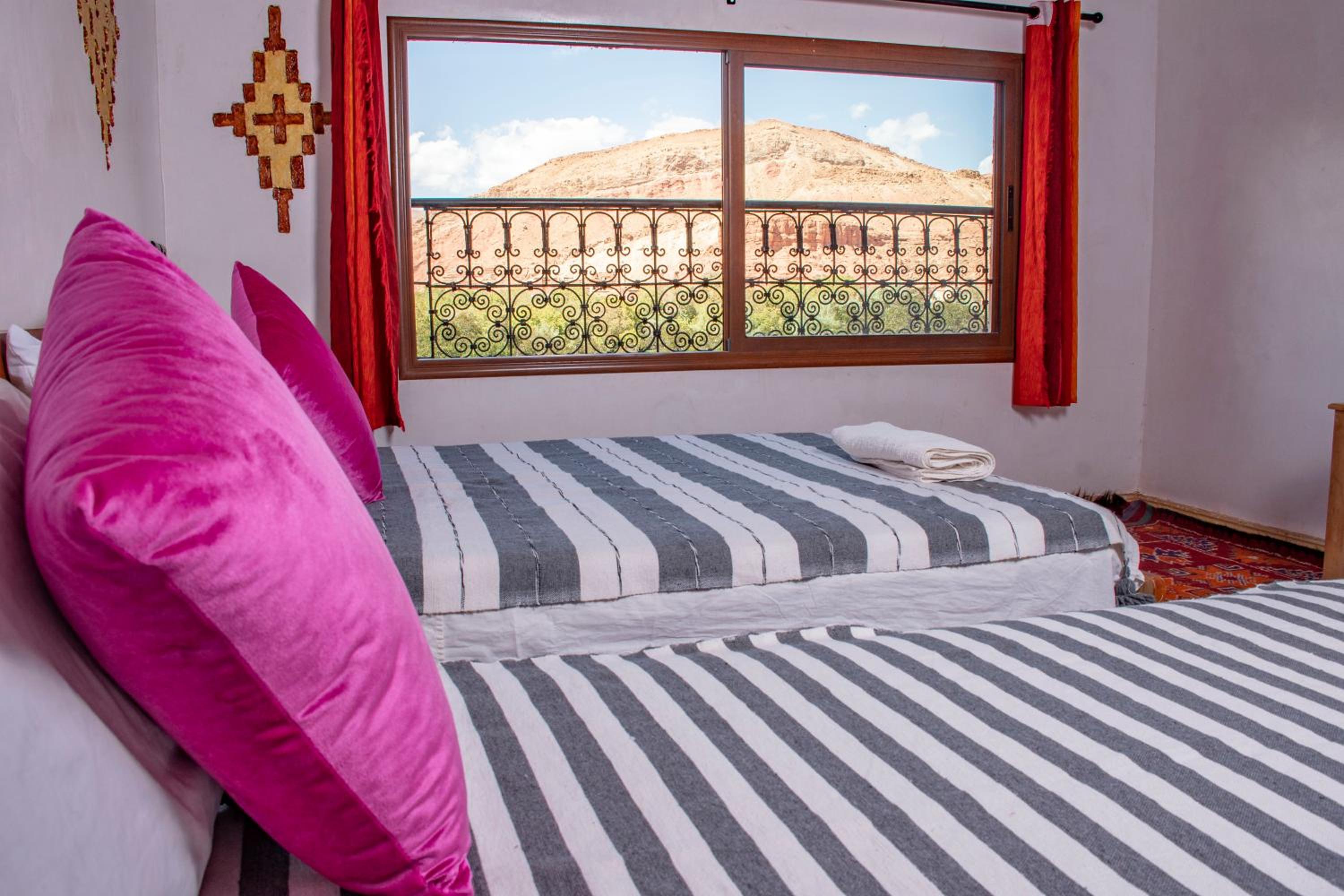 Large Double Room - Photo 15