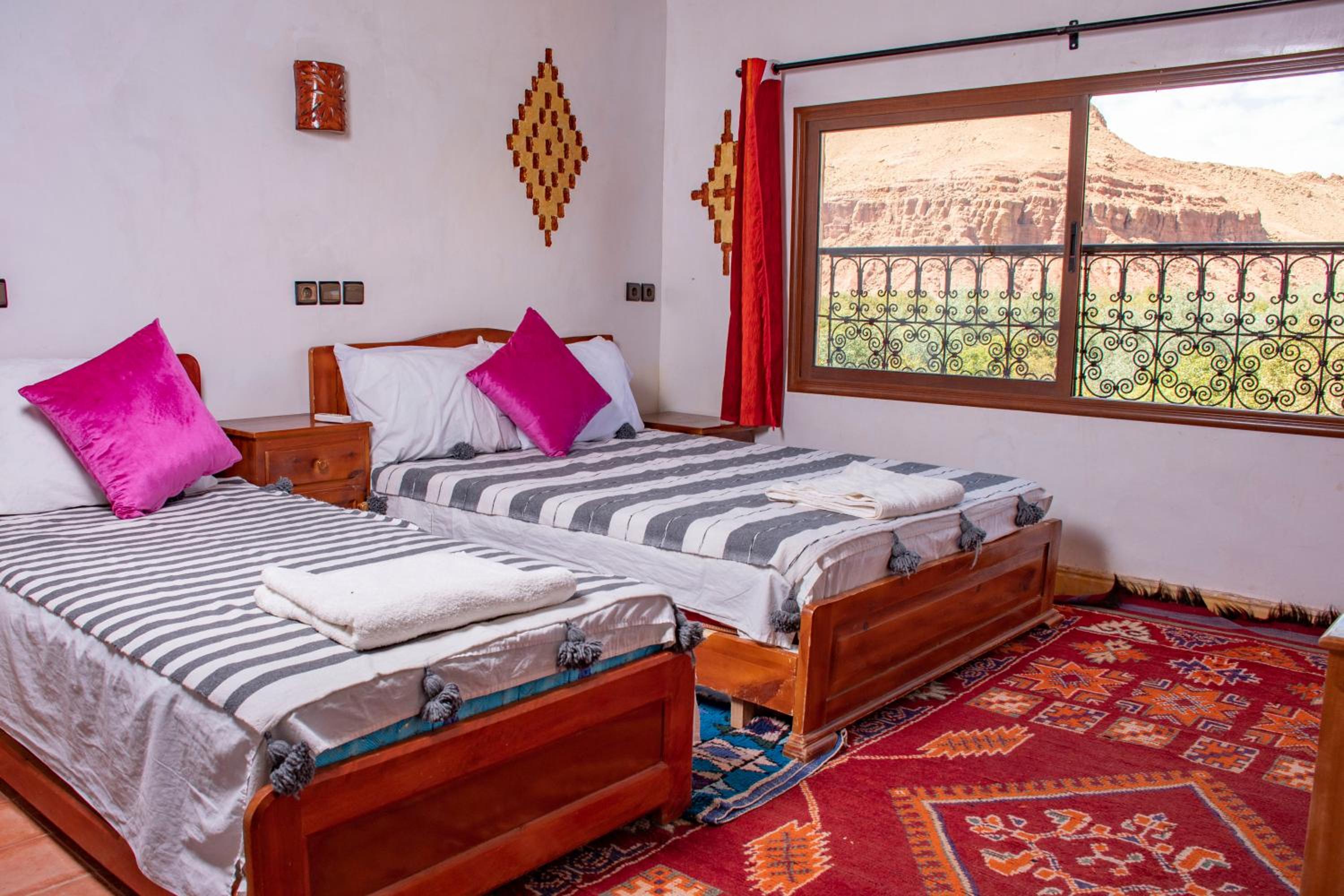 Large Double Room - Photo 16