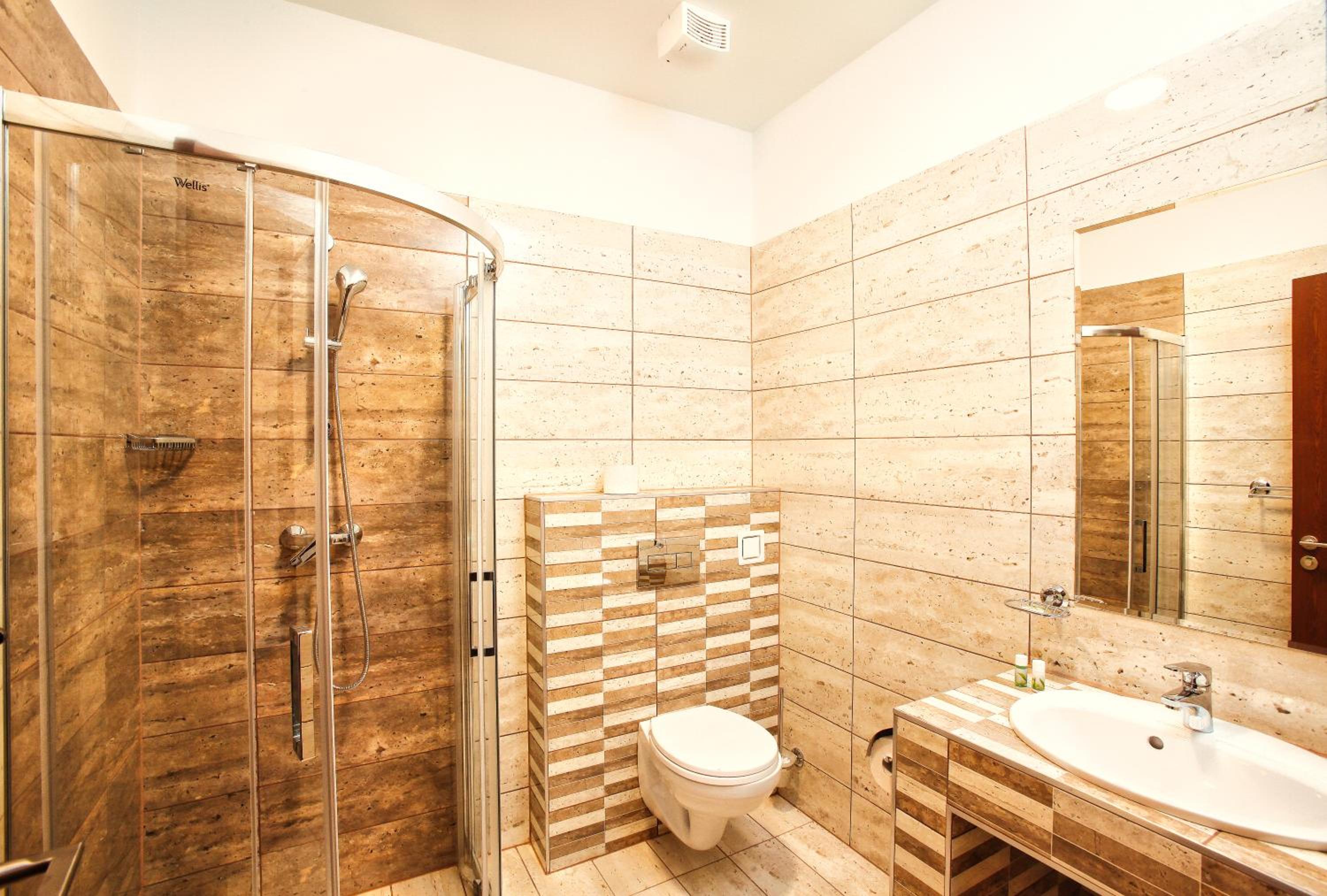 Economy Triple Room - Photo 3