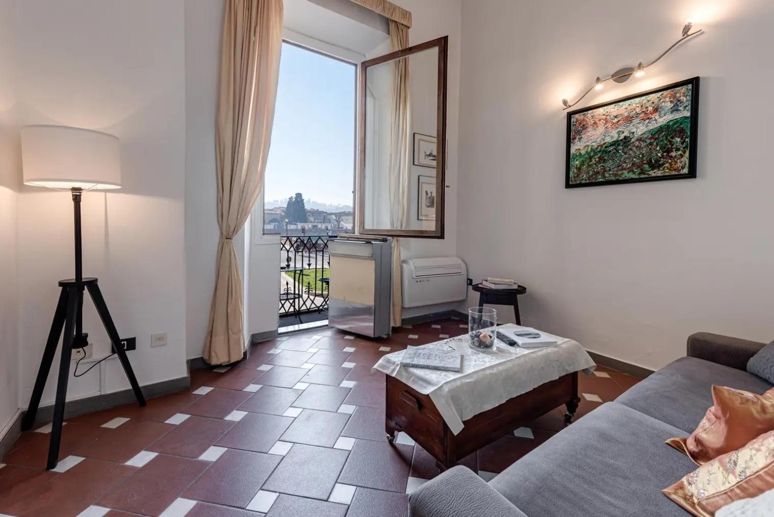 One-Bedroom Apartment With River View