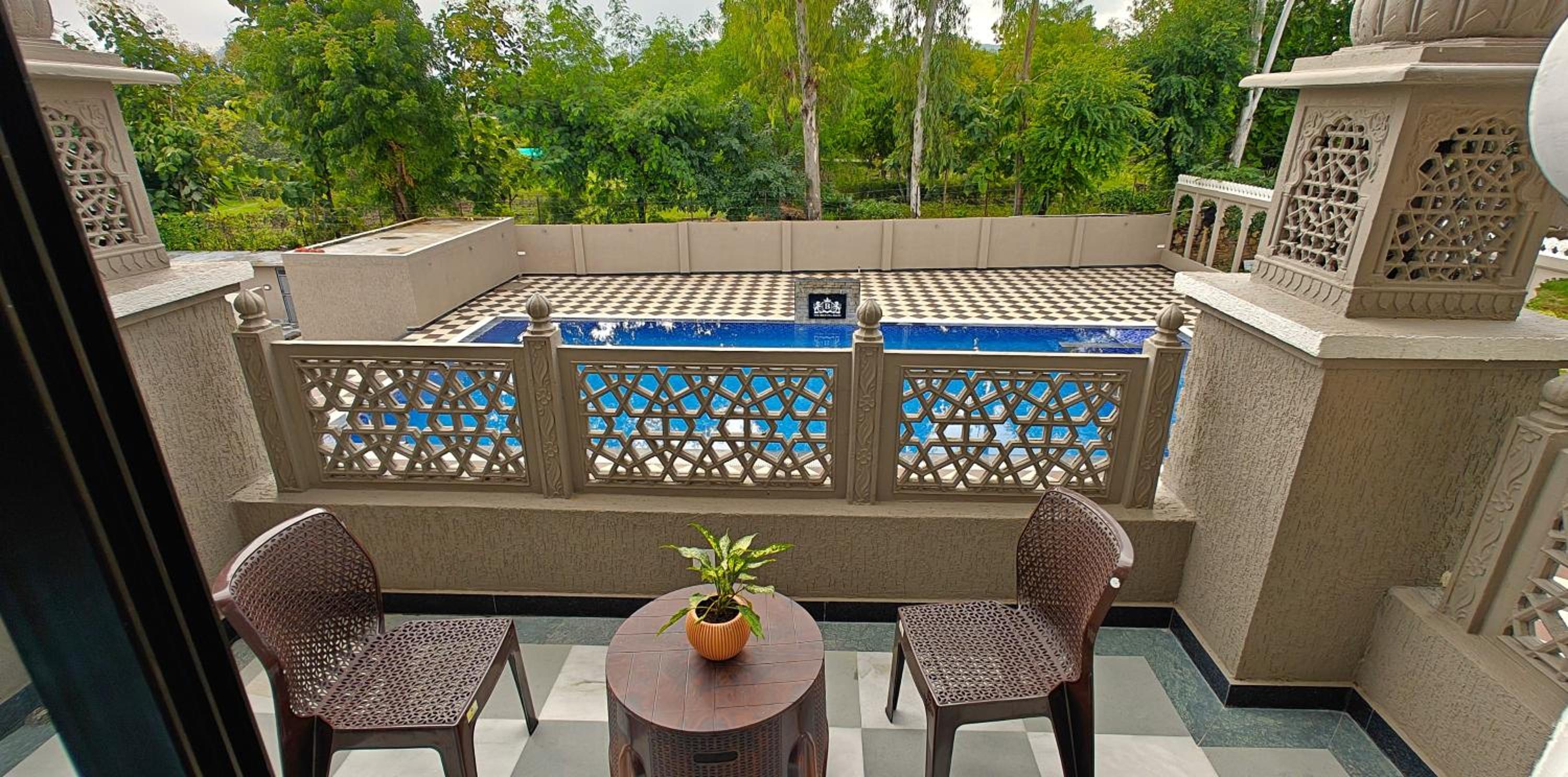 Junior Suite with Balcony - Photo 8