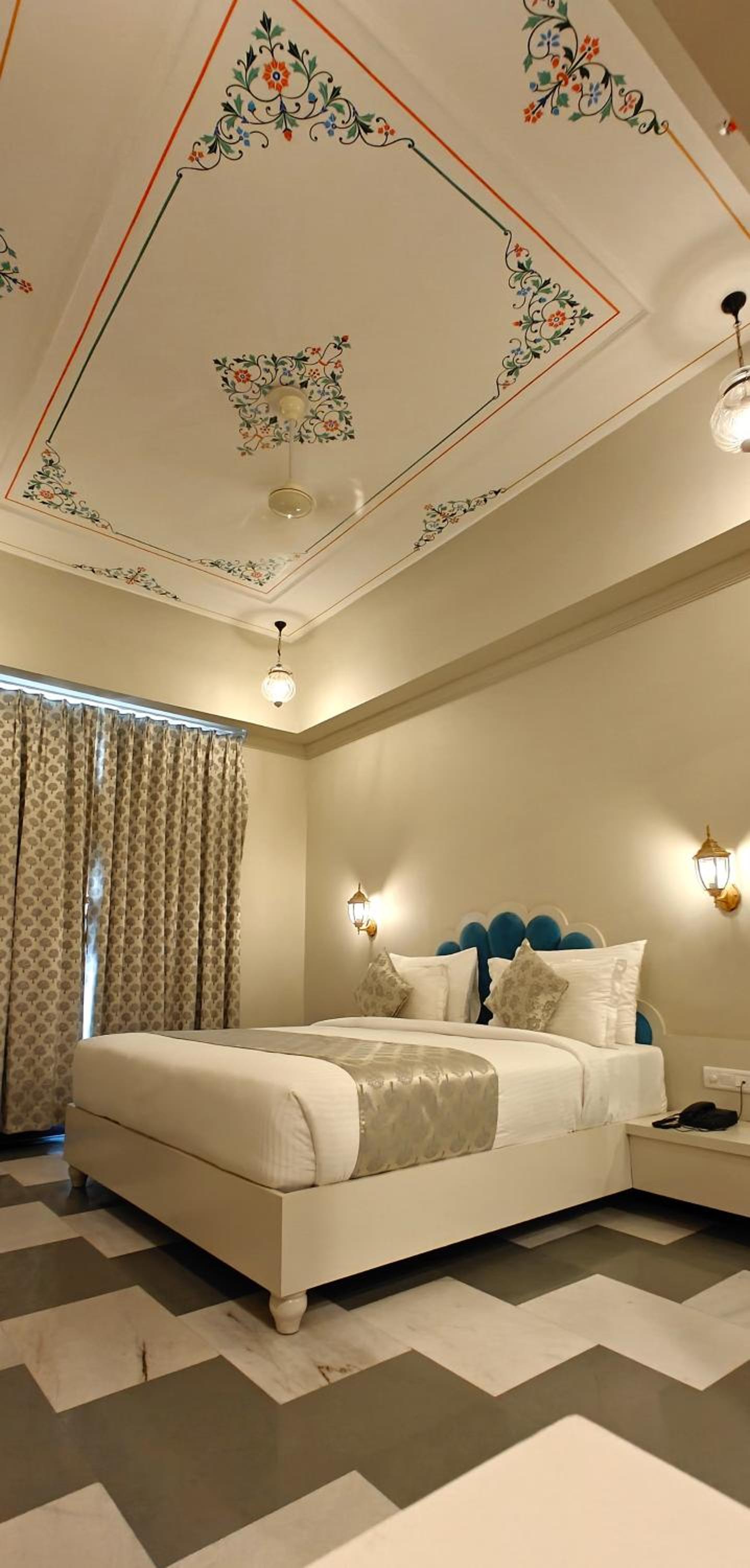 Junior Suite with Balcony - Photo 6