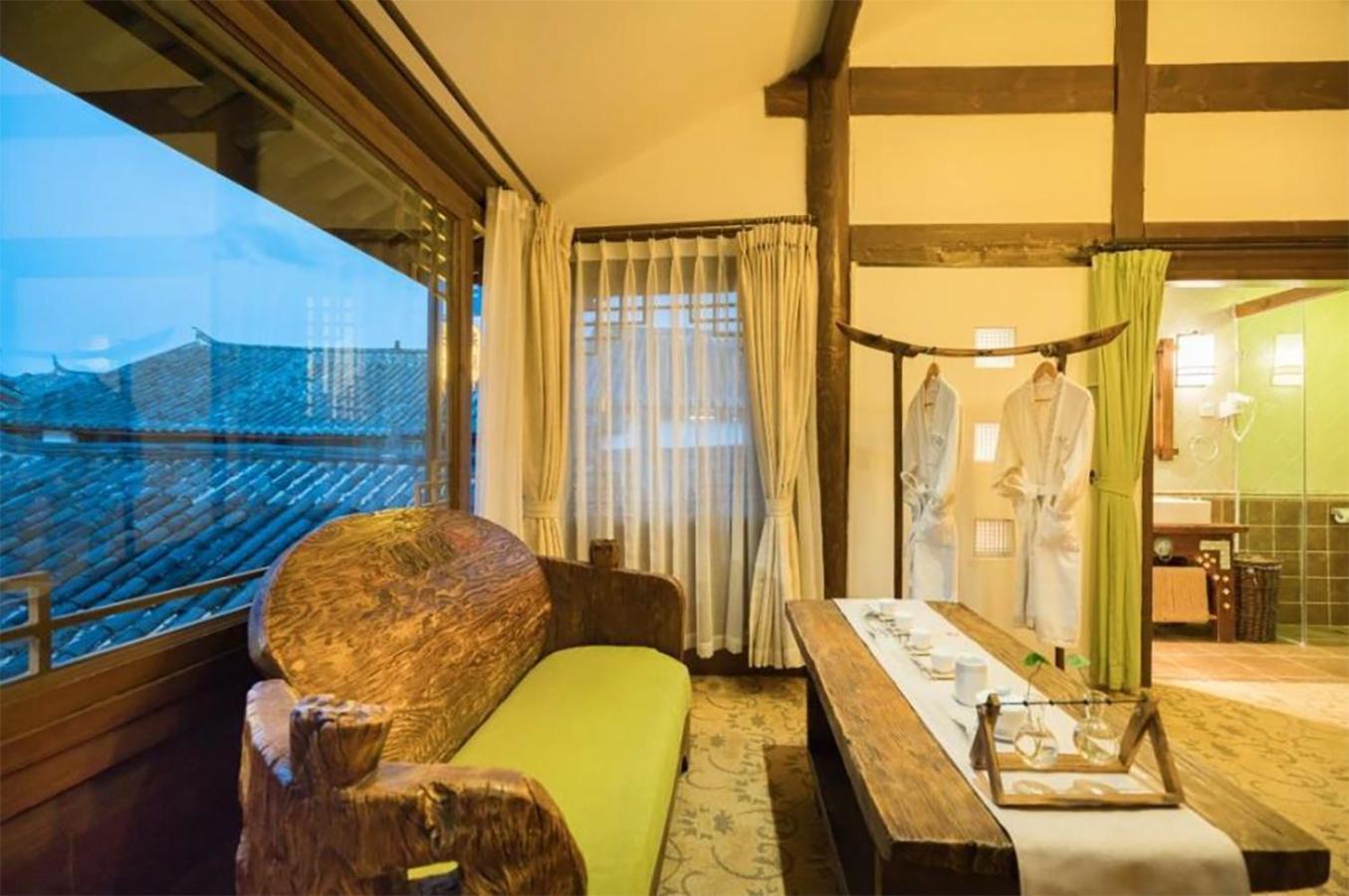 Queen Room