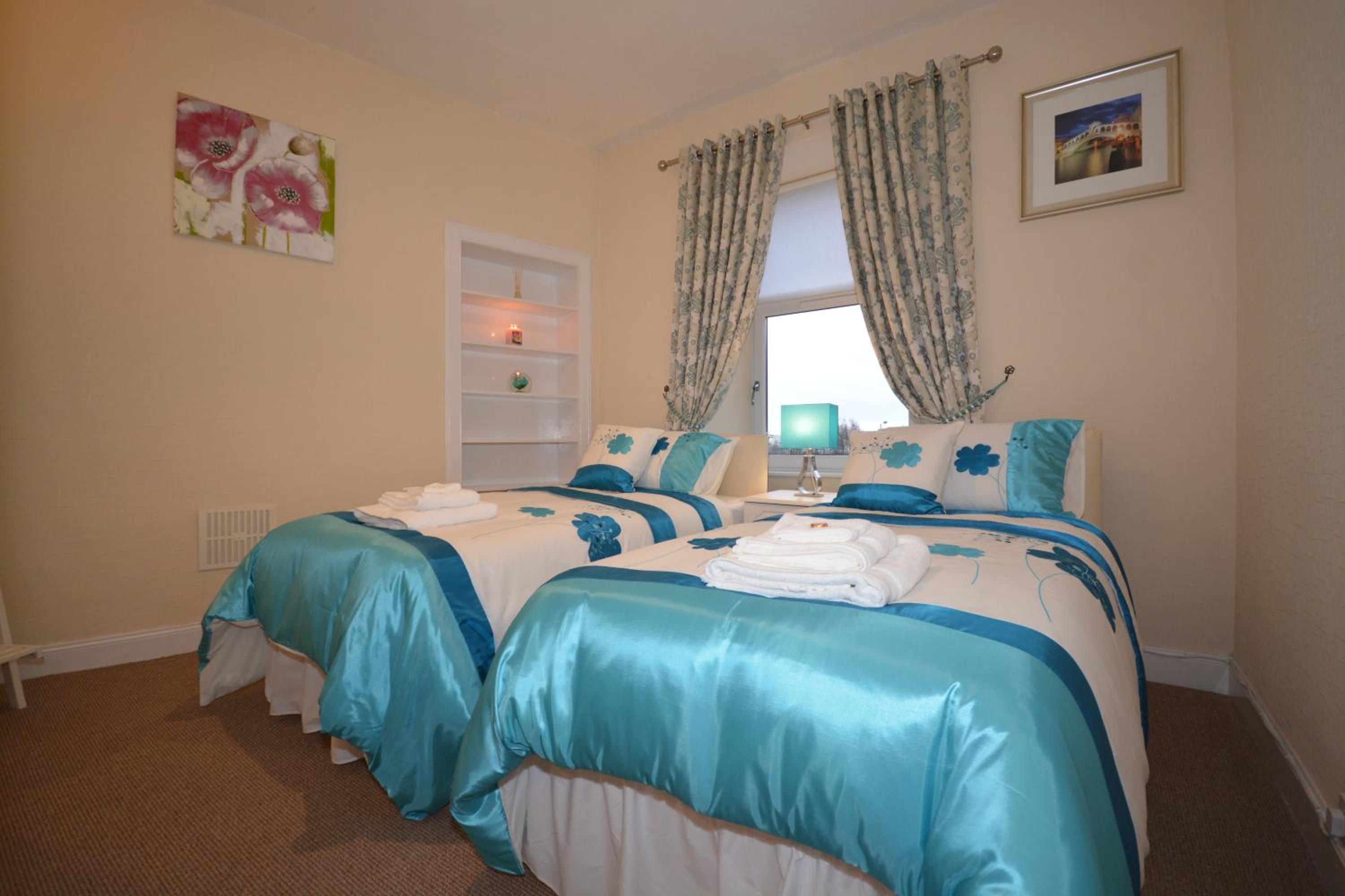Luxury Two-Bedroom Apartment photo 2
