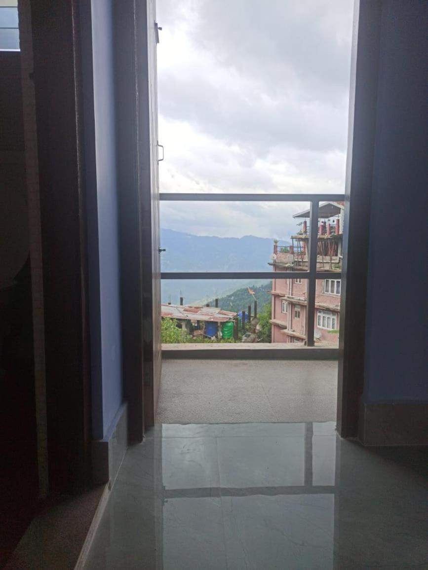 Quadruple Room with Mountain View photo 2