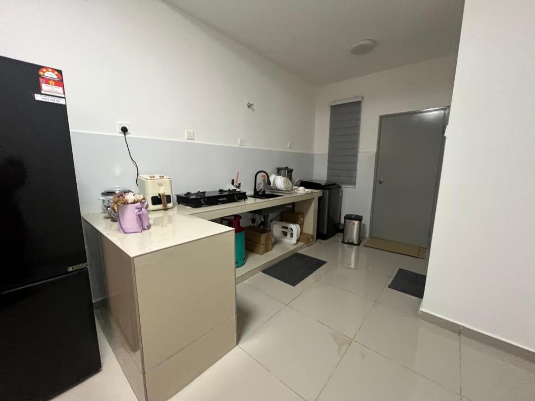 Three-Bedroom House photo 2