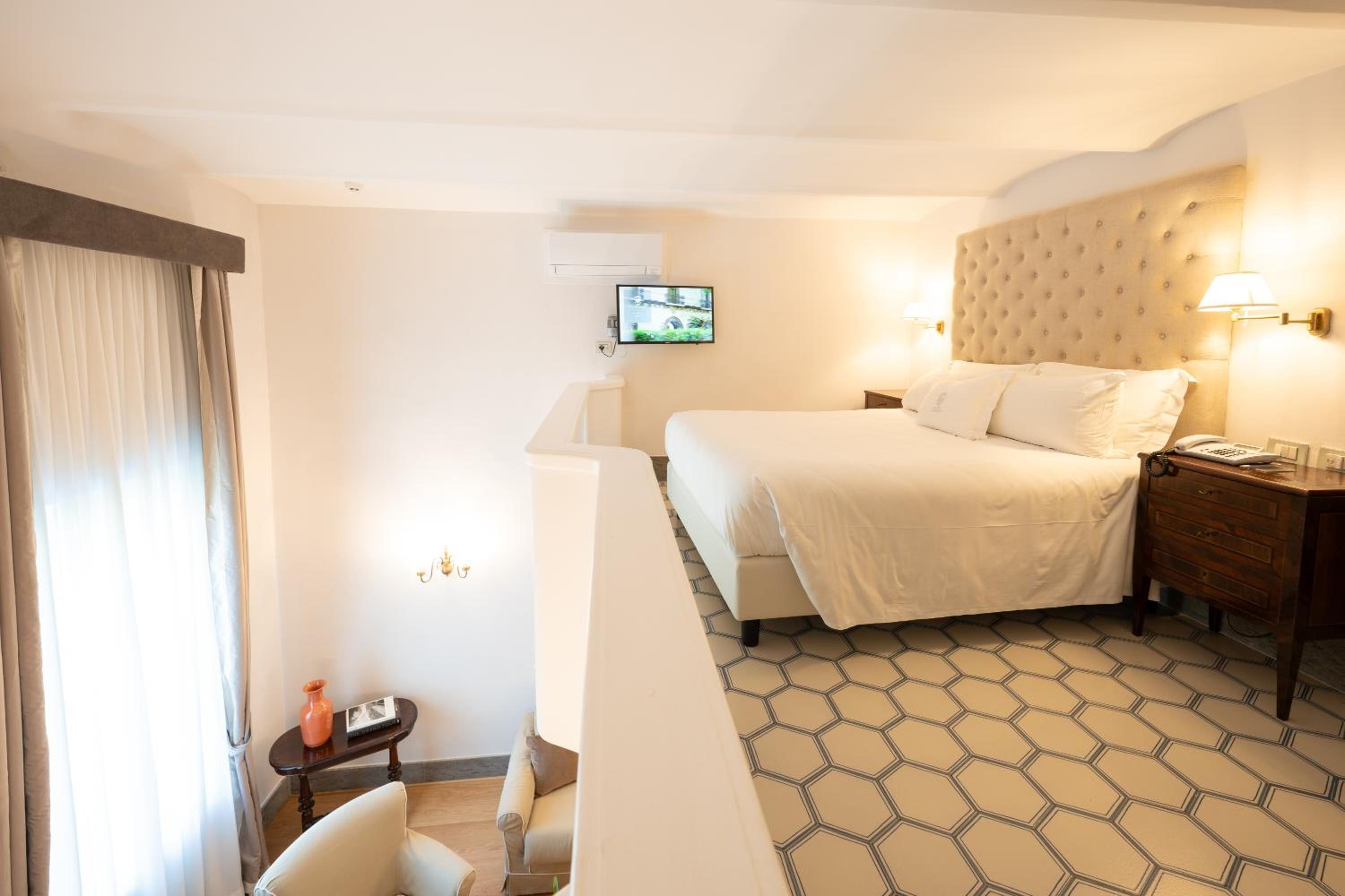 Junior Suite with Garden View- Split level
