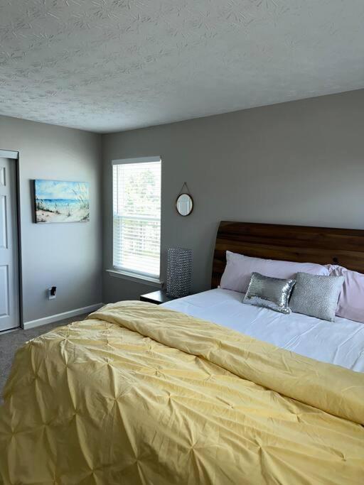 Three-Bedroom House photo 1