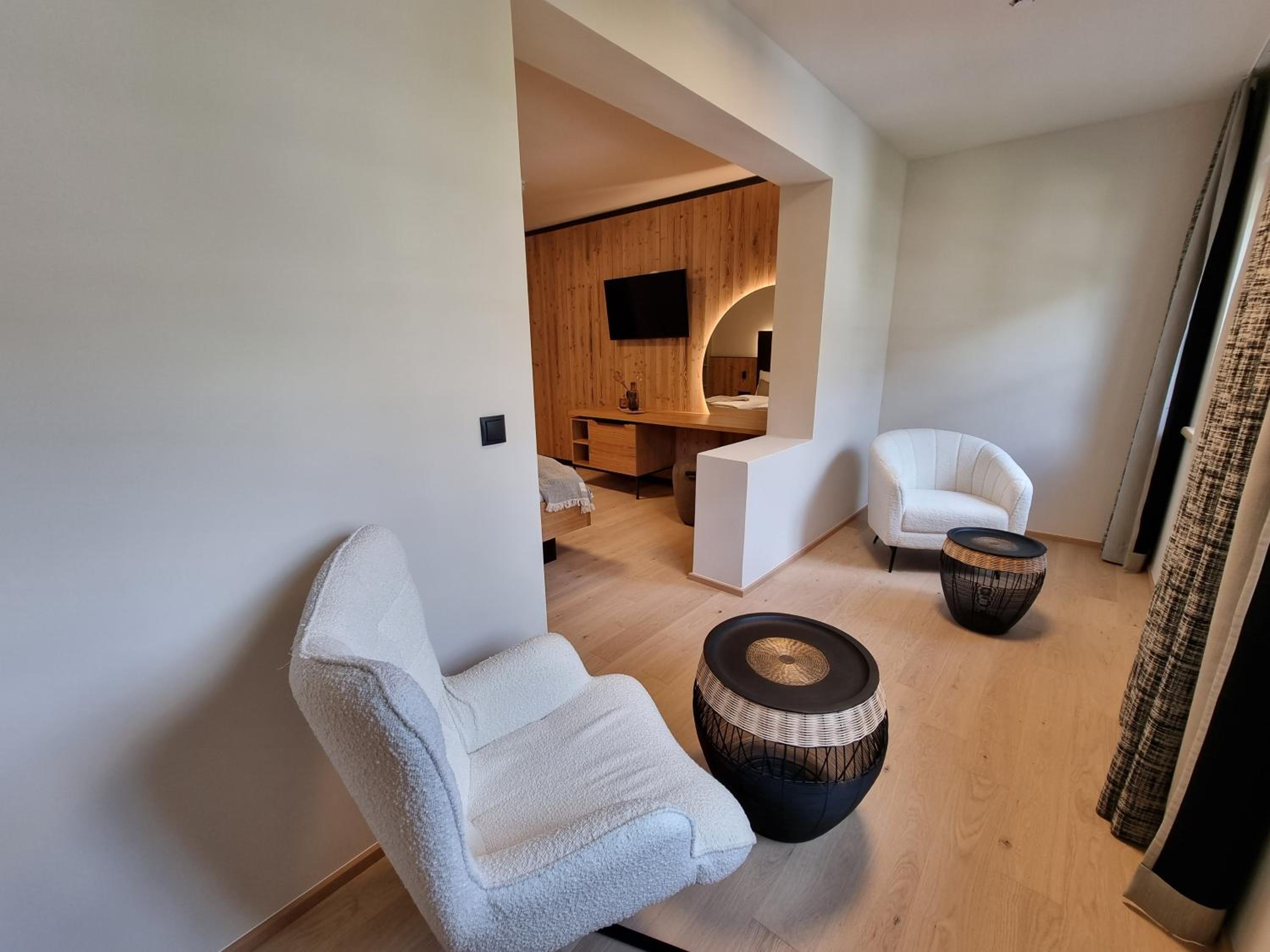 Family Room with Mountain View - Photo 5