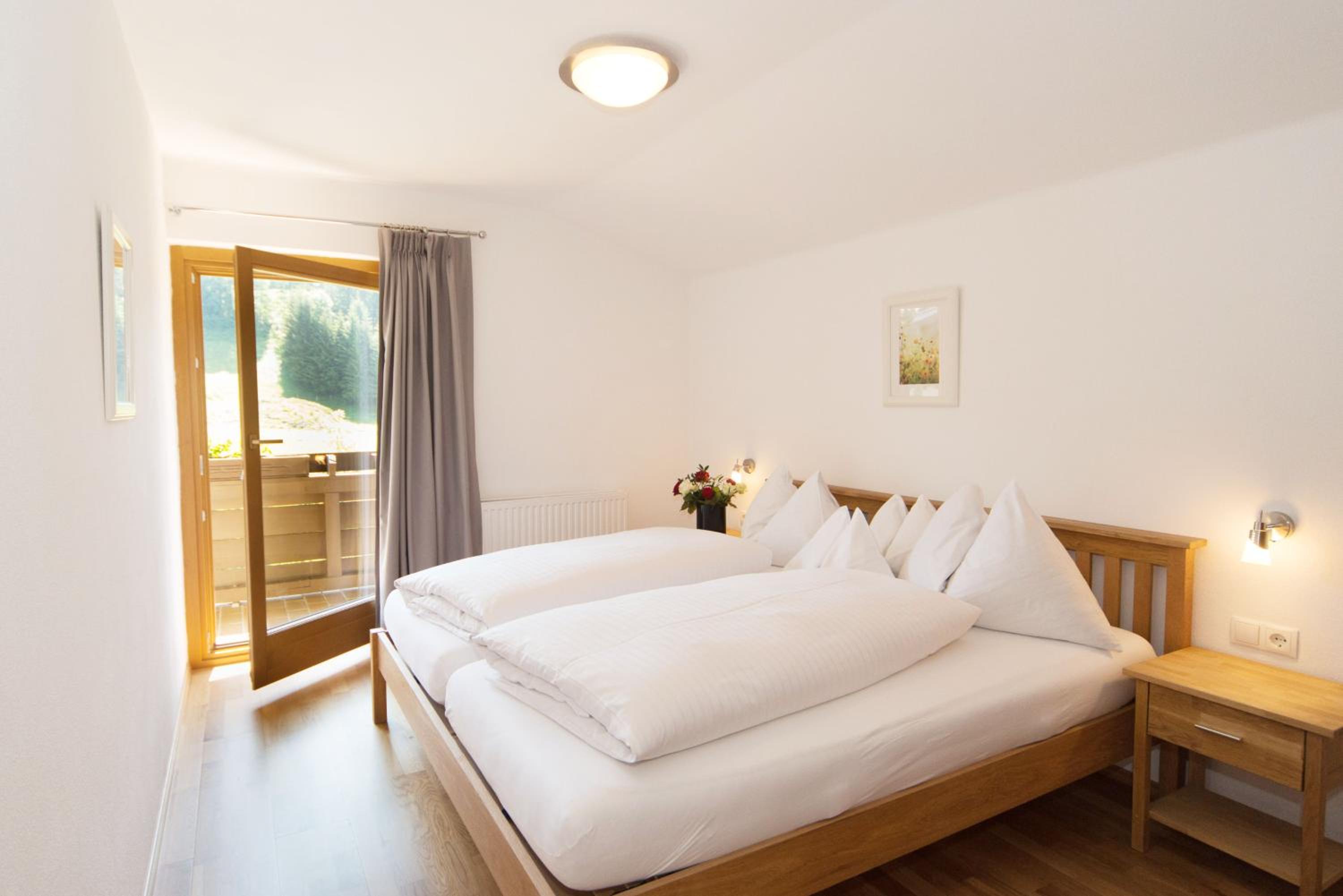 Apartment with Mountain View
