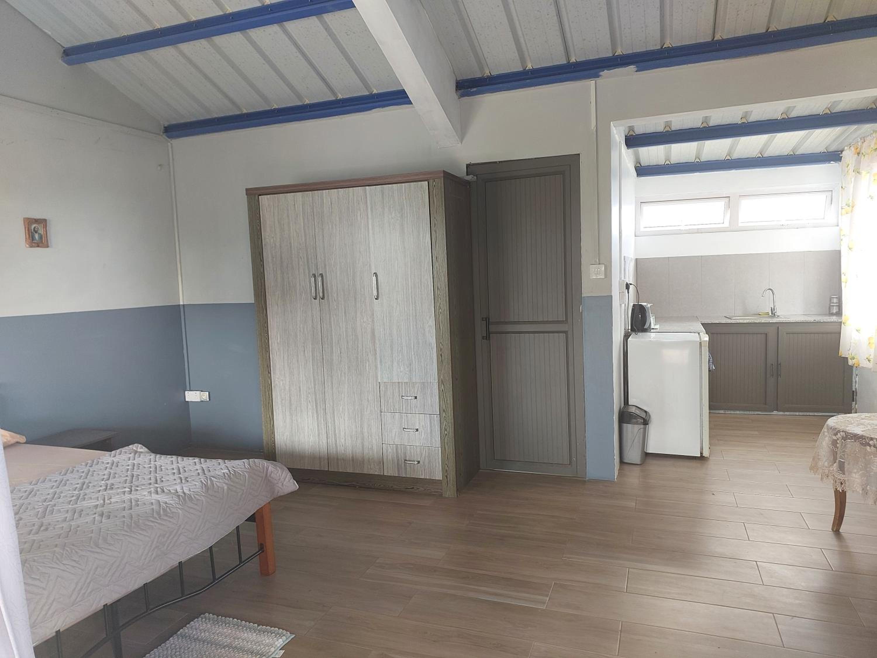One-Bedroom House photo 2