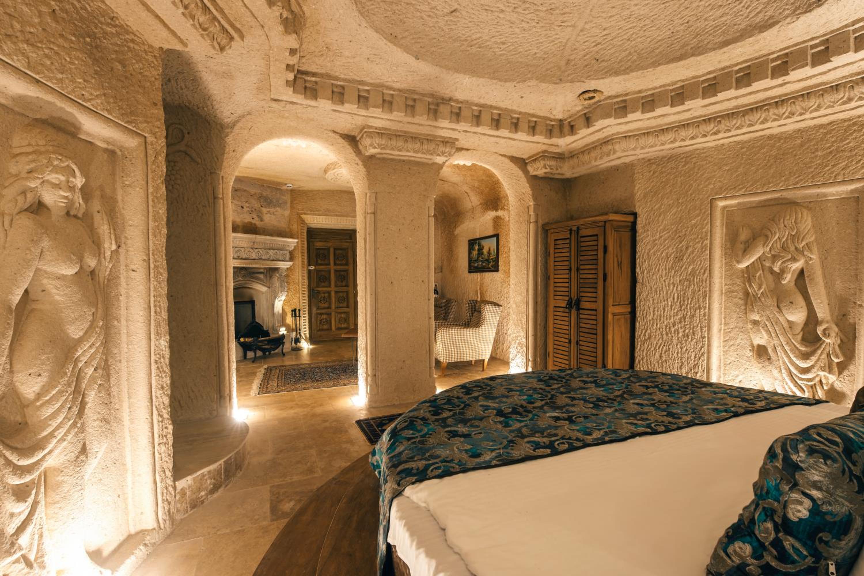 King Room with Spa Bath - Photo 18