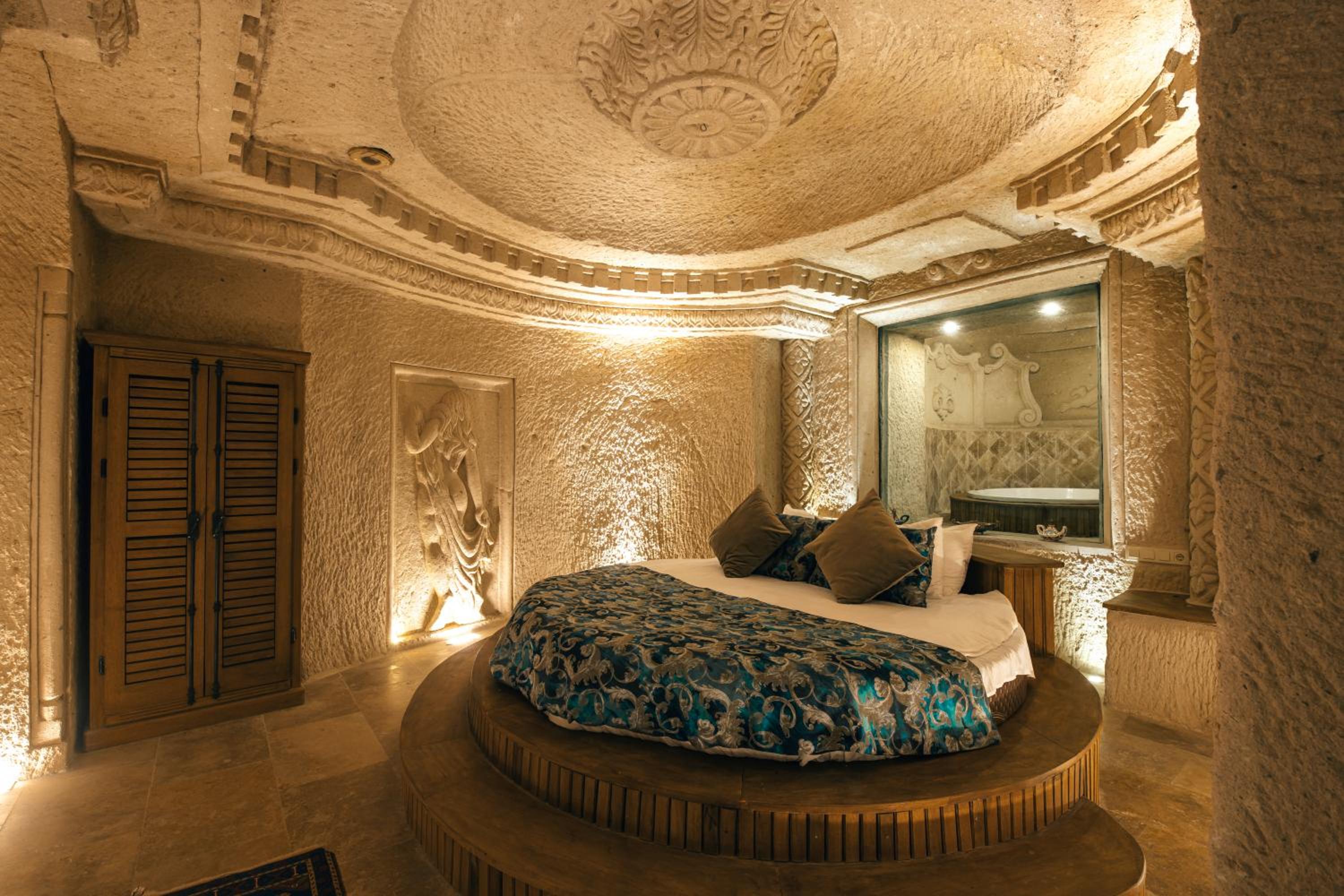 King Room with Spa Bath - Photo 31