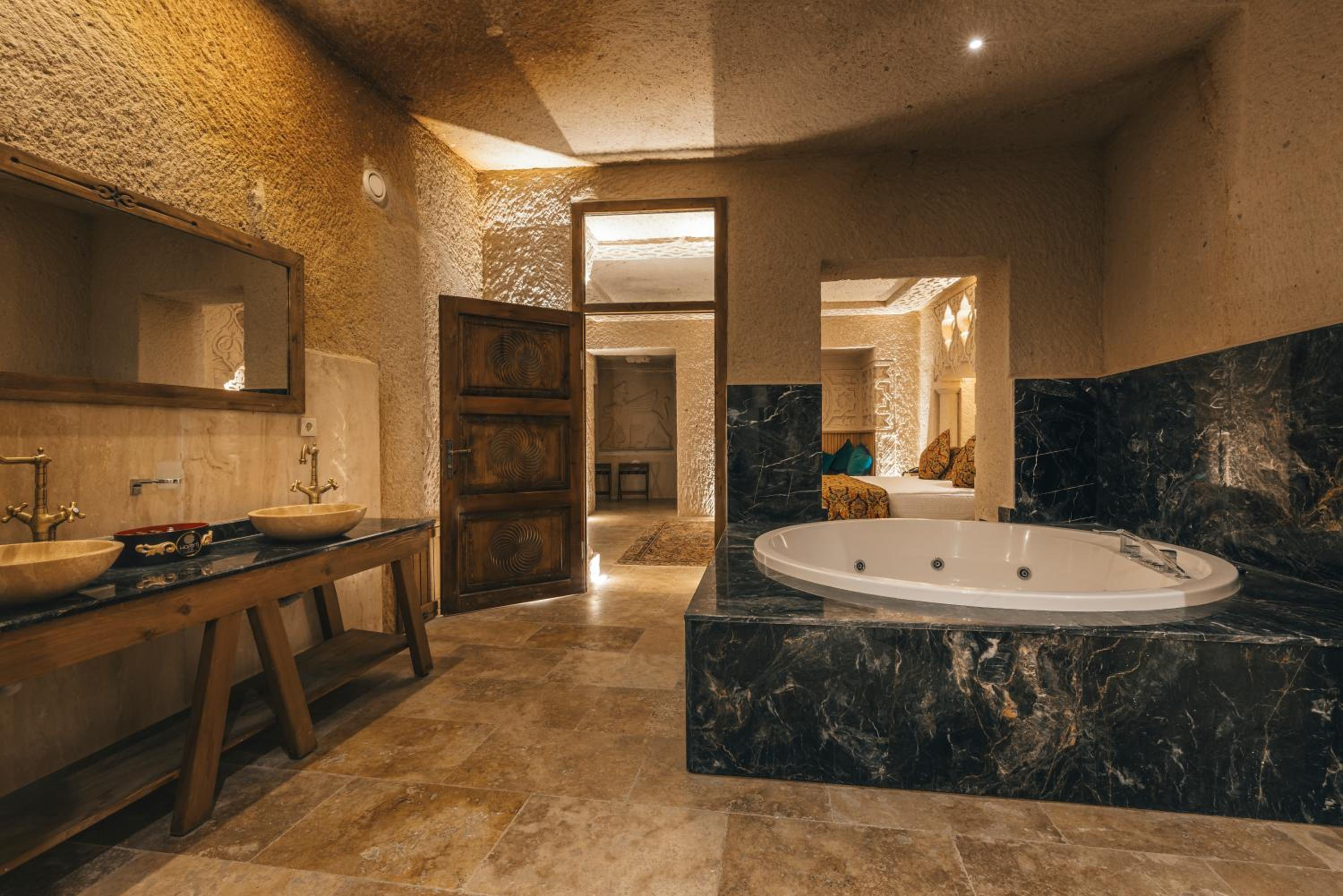 King Room with Spa Bath - Photo 22