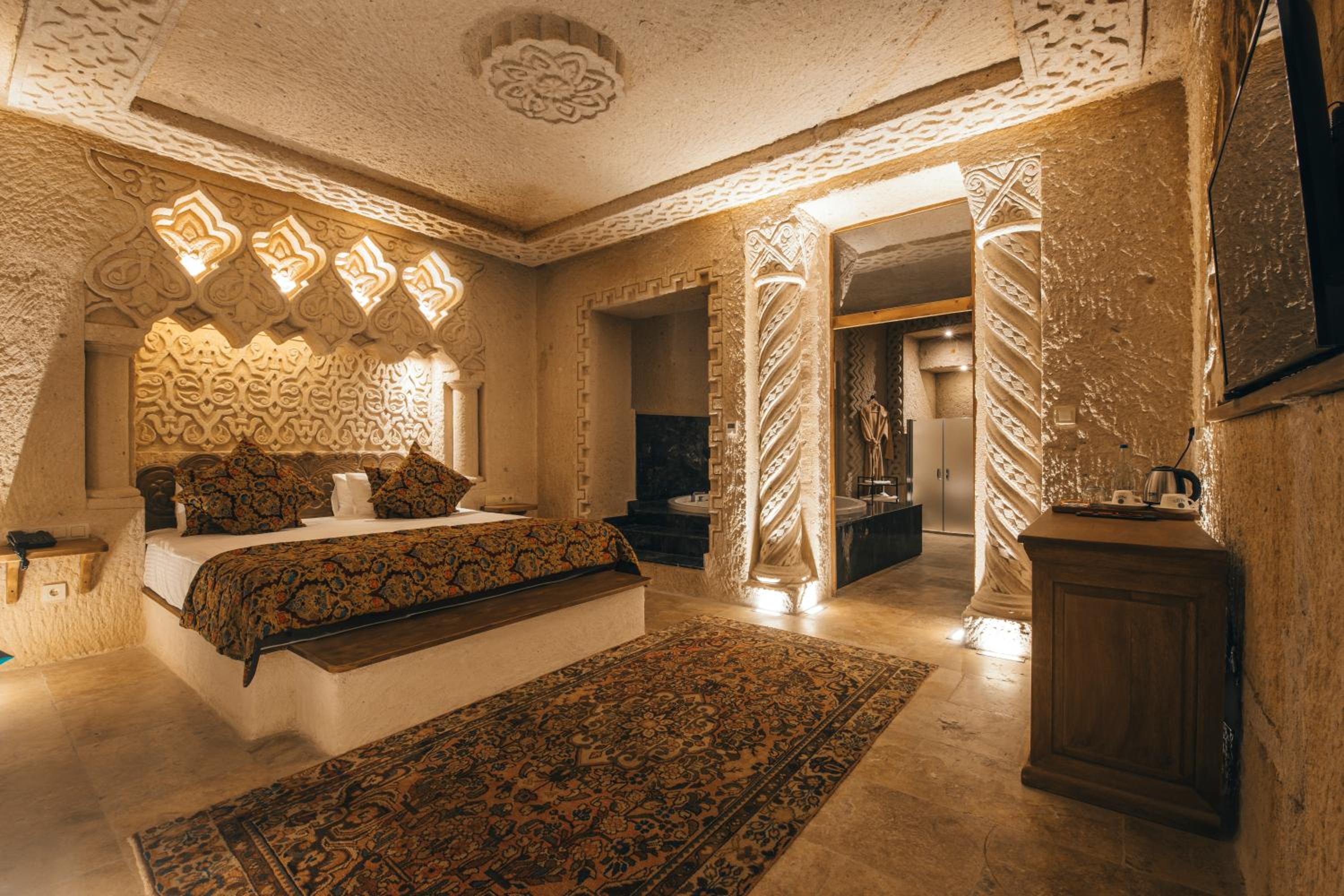 King Room with Spa Bath - Photo 25