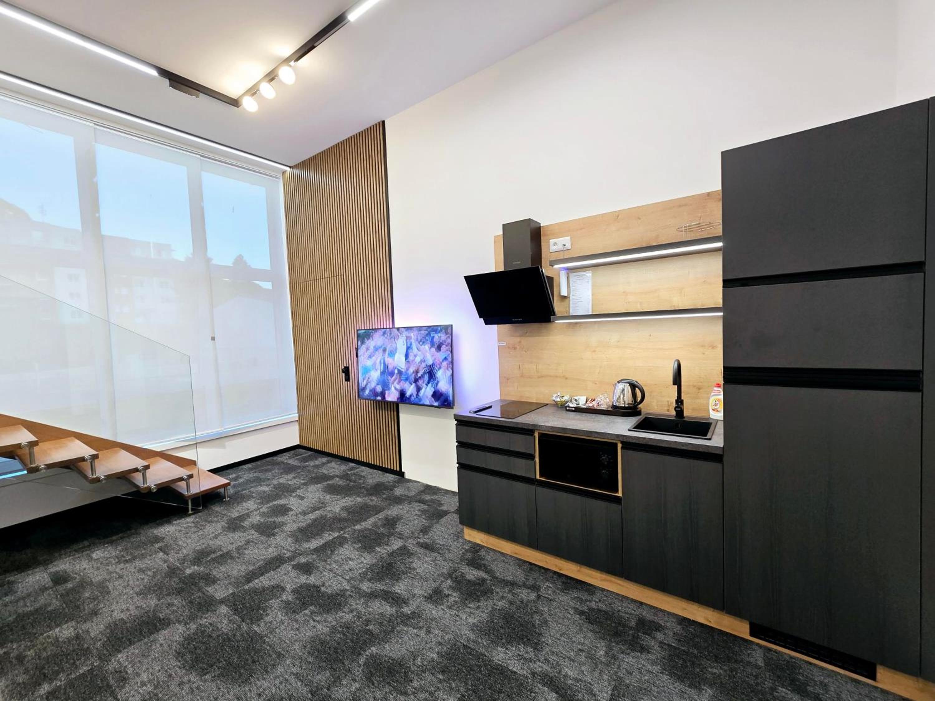 Two-Bedroom Deluxe Apartment - Photo 39
