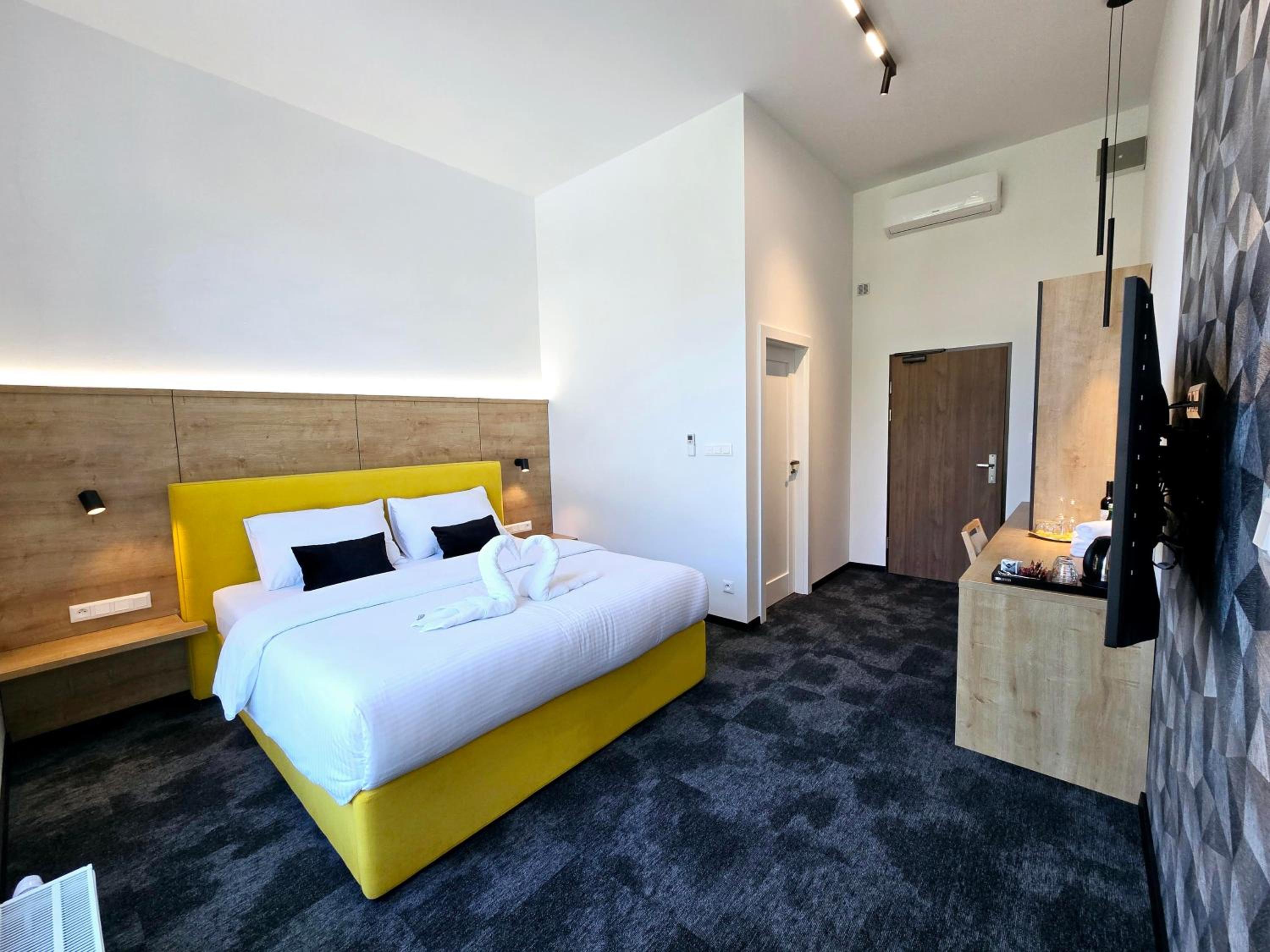 King Room with Mountain View - Photo 1