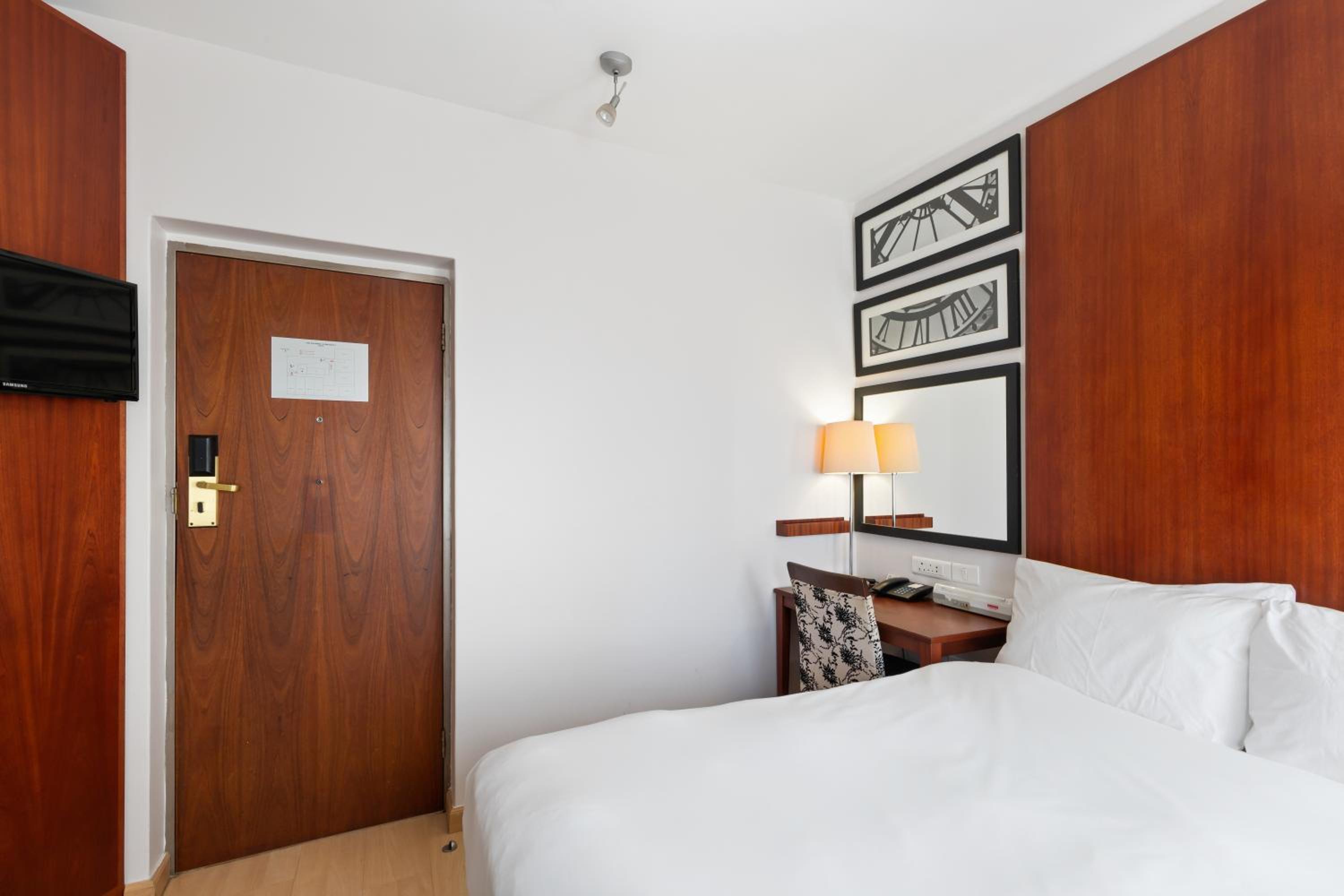 Small Double Room - Photo 8