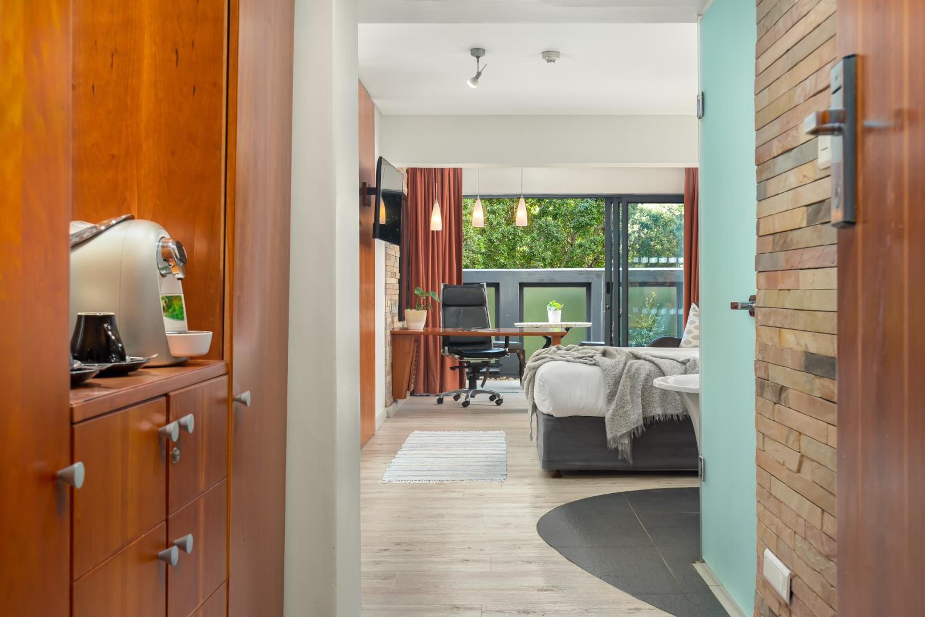 Deluxe Suite photo 3