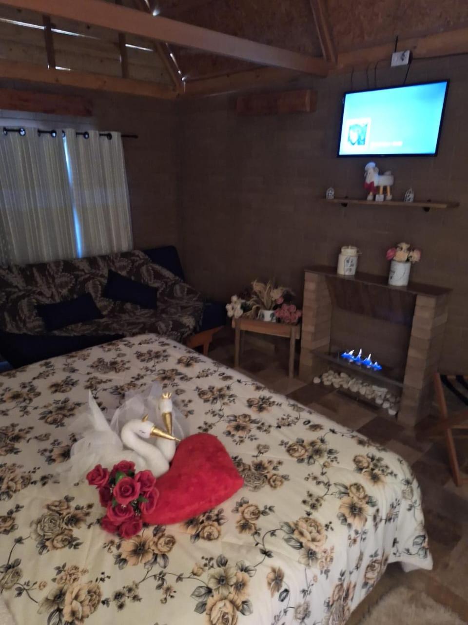 One-Bedroom Chalet with spa bath
