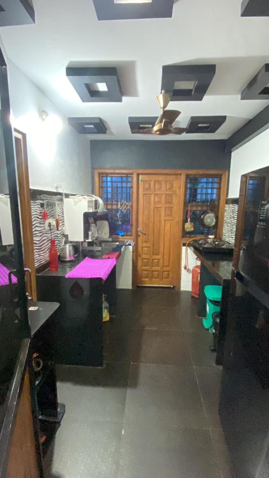Three-Bedroom Premium Apartment with Balcony photo 2
