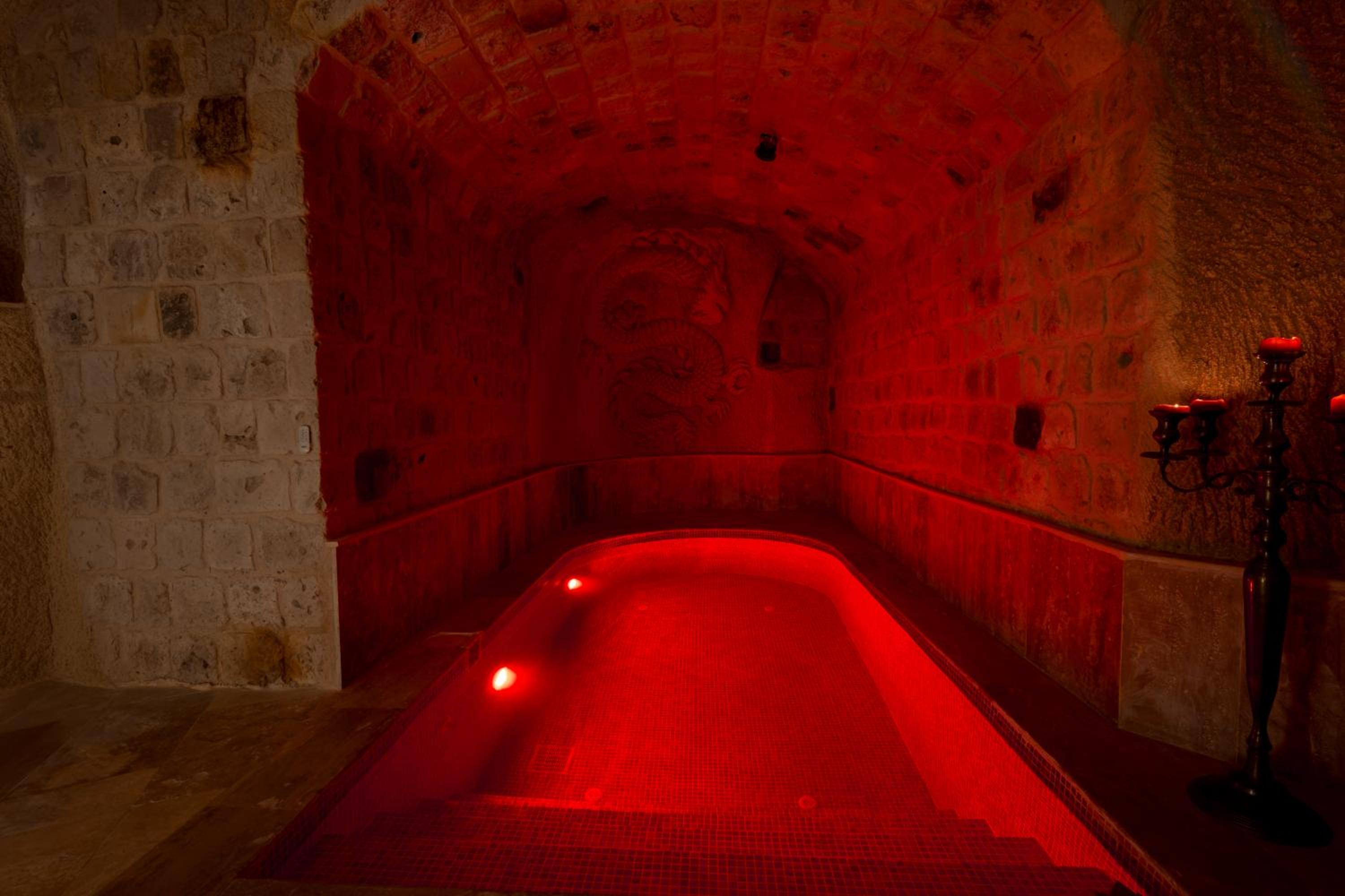 King Room with Pool View - Photo 2