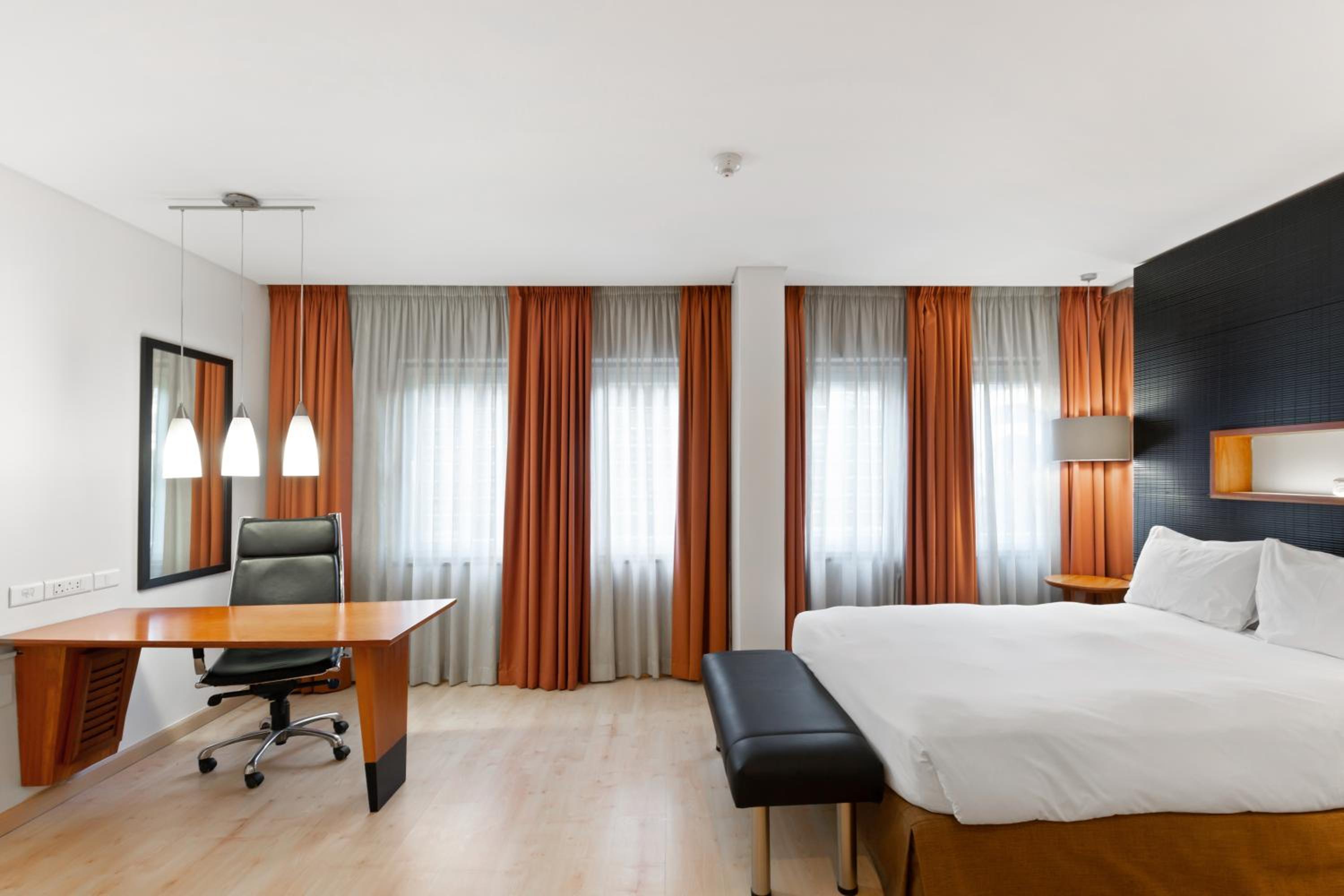 Superior King Room - Photo 6