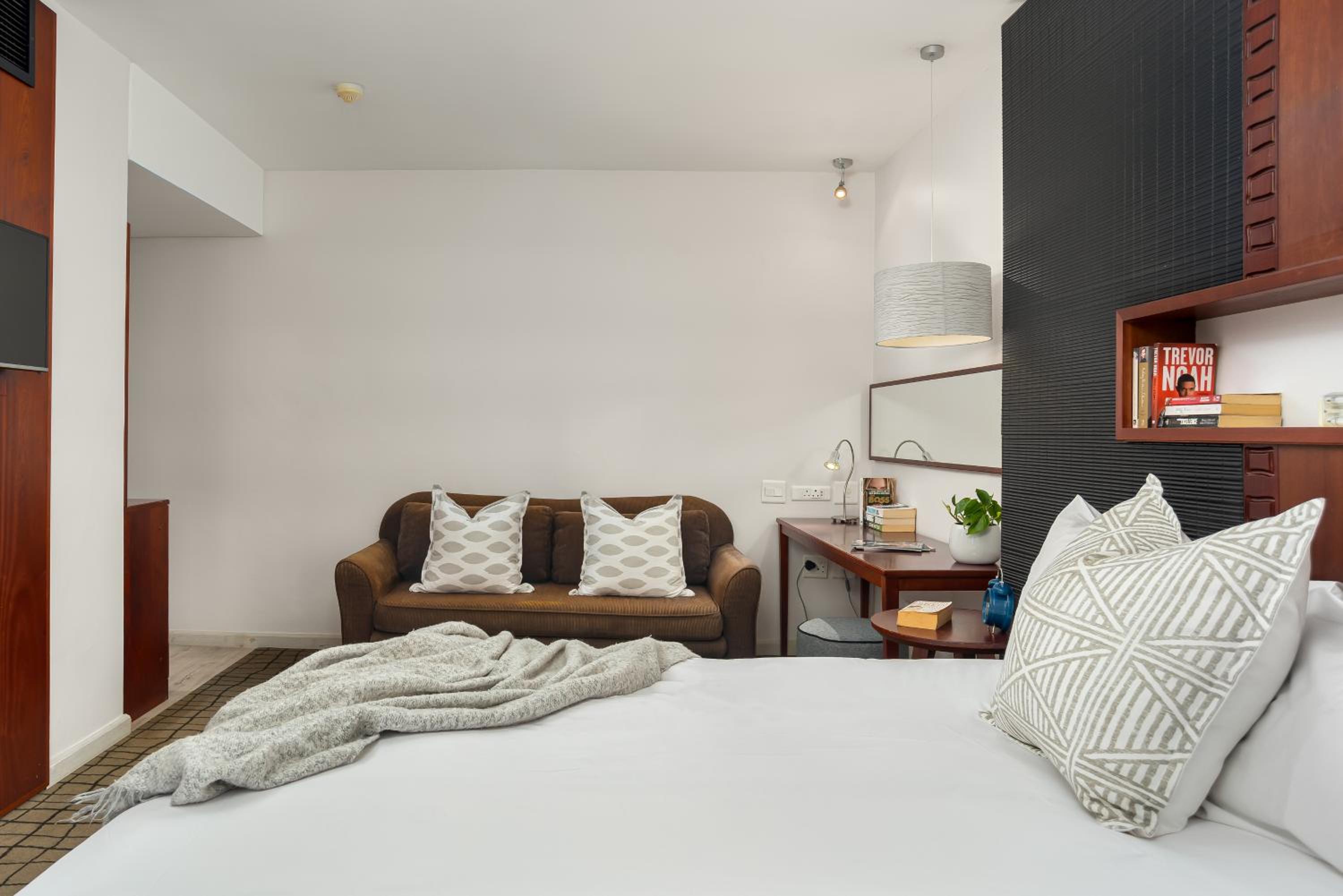 Deluxe Room - Photo 7
