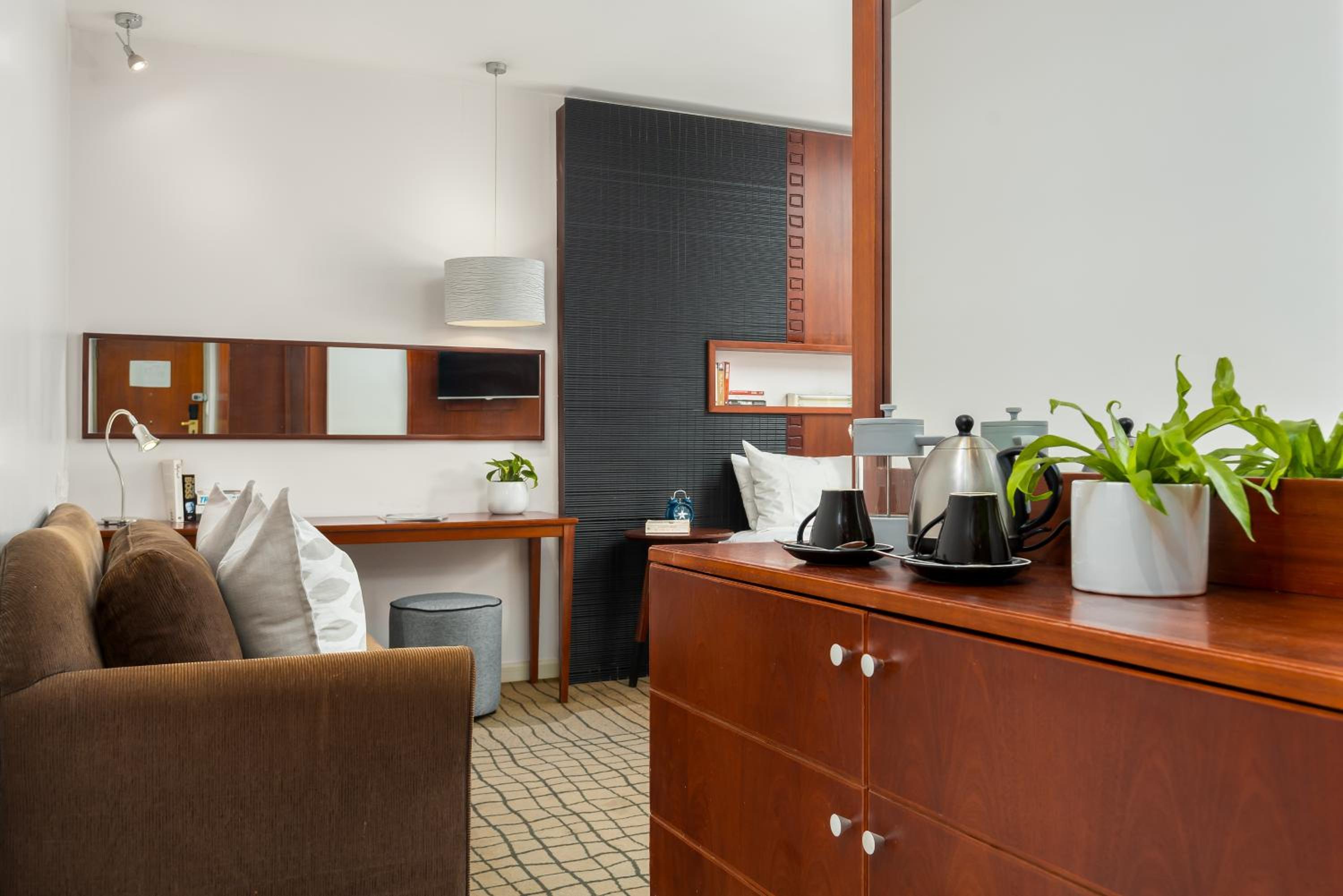 Deluxe Room - Photo 6