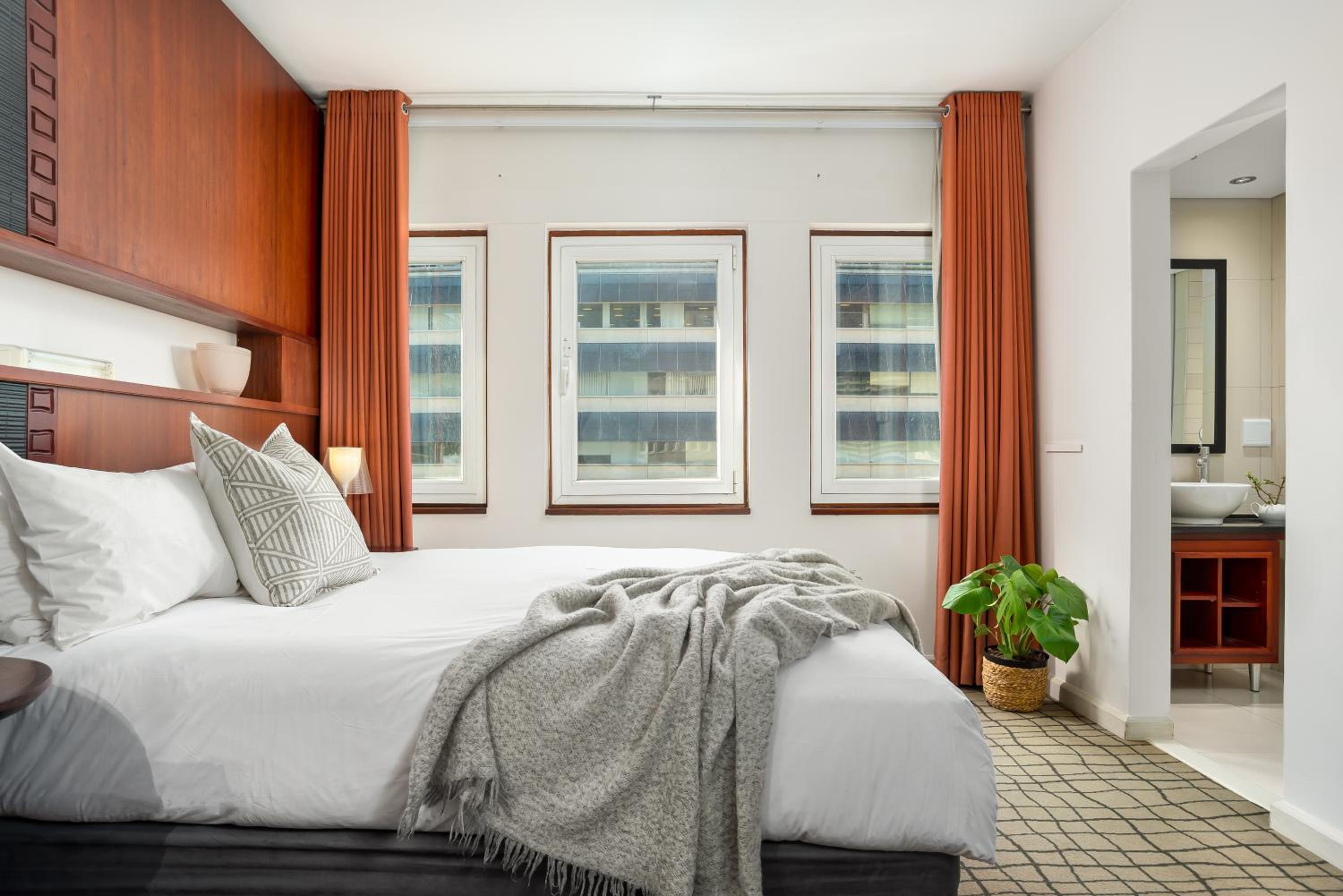 Deluxe Room - Photo 5