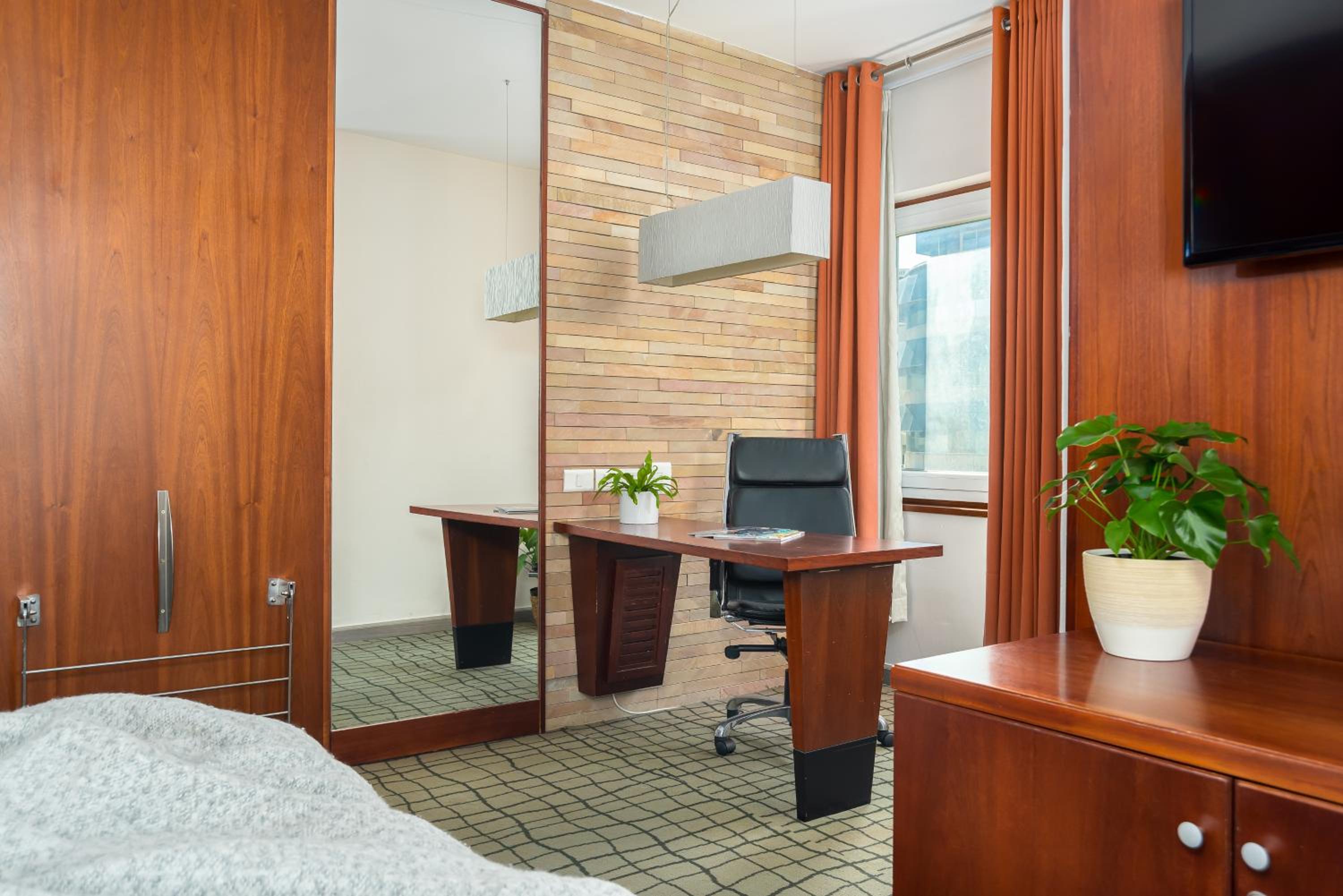 Double Room - Photo 5