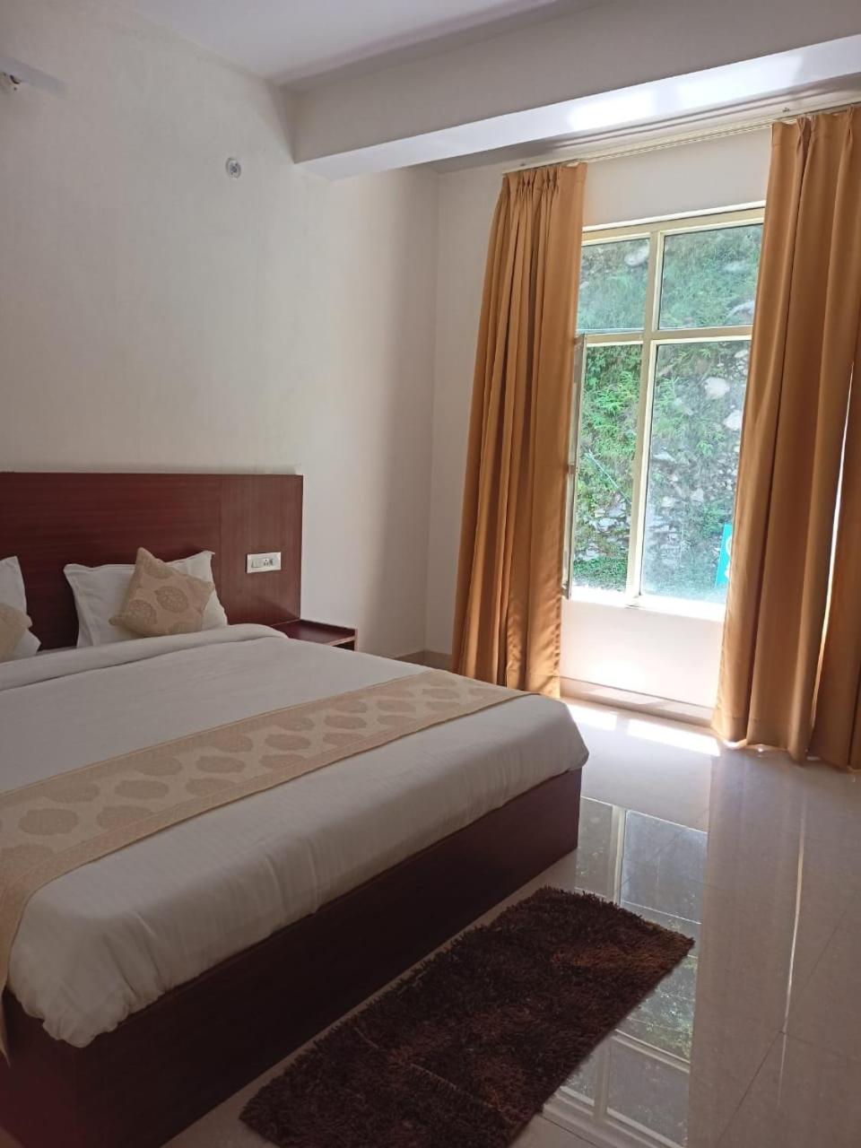 Deluxe Room - Photo 5