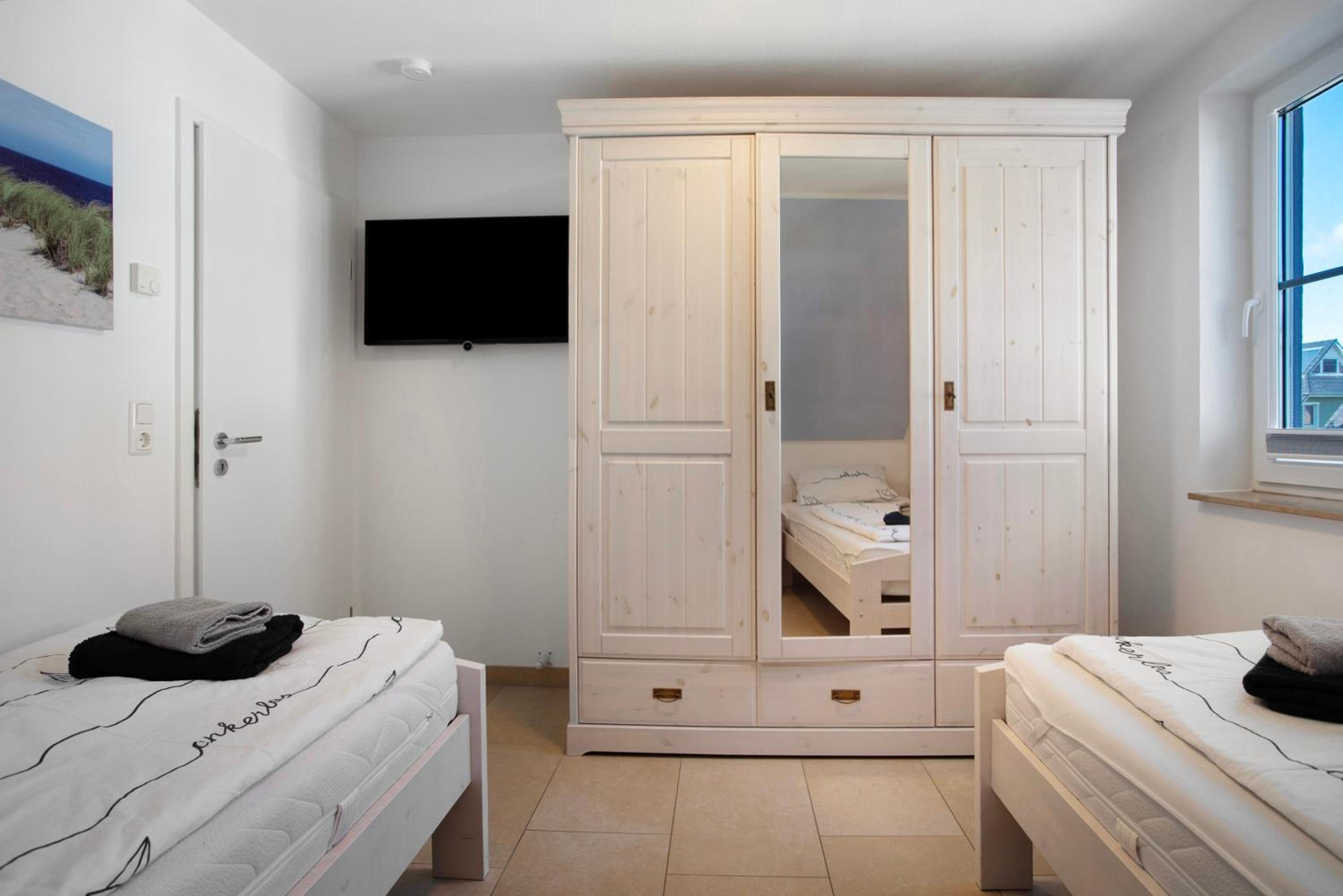 Three-Bedroom House photo 2