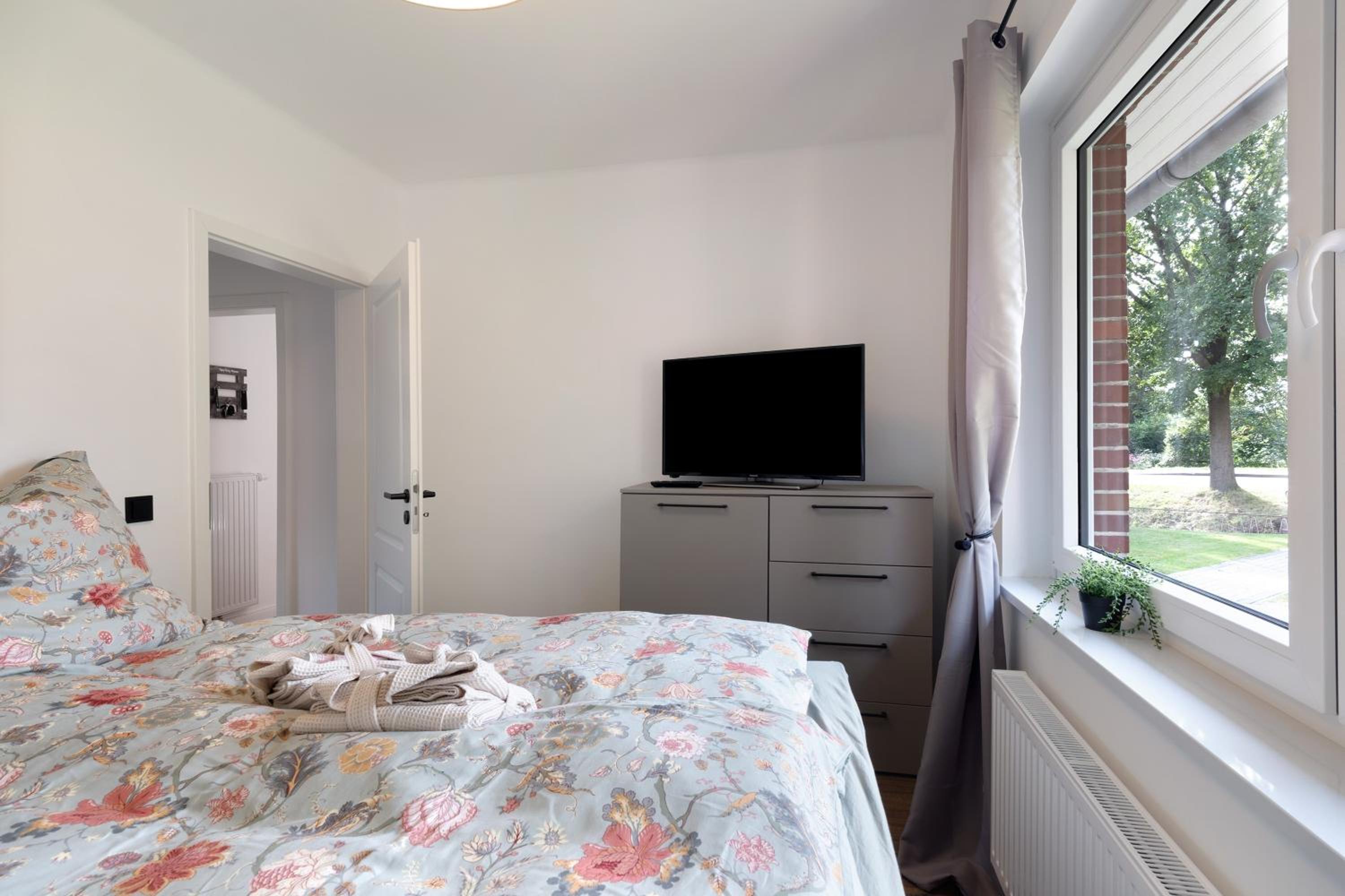 Two-Bedroom House photo 3