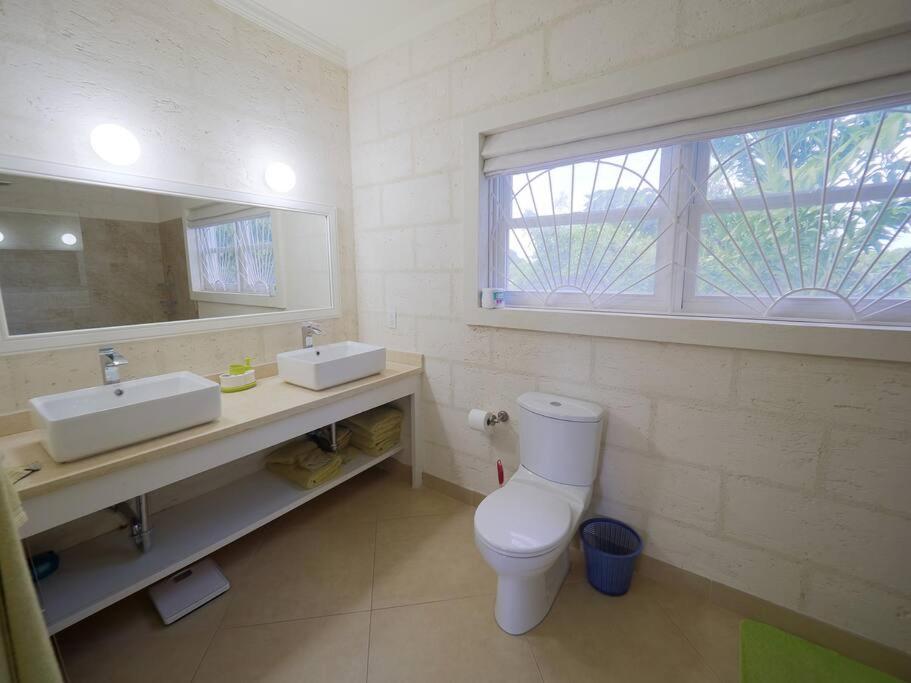Three-Bedroom Villa photo 3